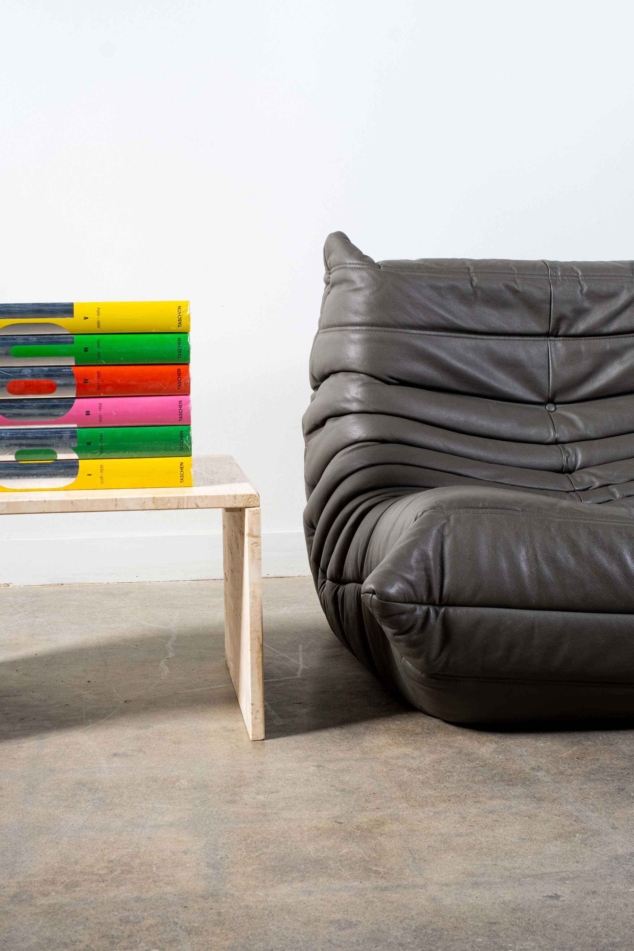 Togo One Seater Grey Leather Ligne Roset Michel Ducaroy | Bonne Choice