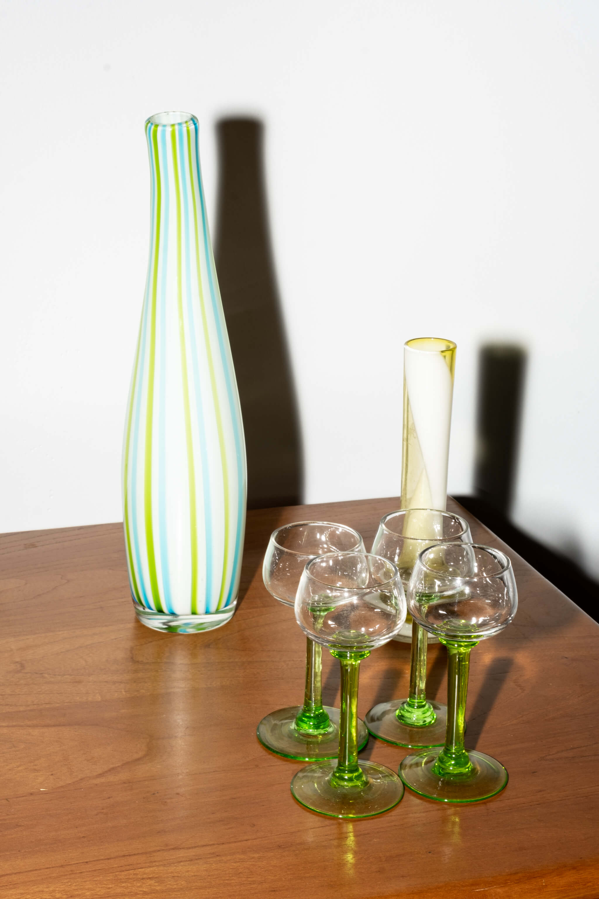 Vintage outlet green stem glasses