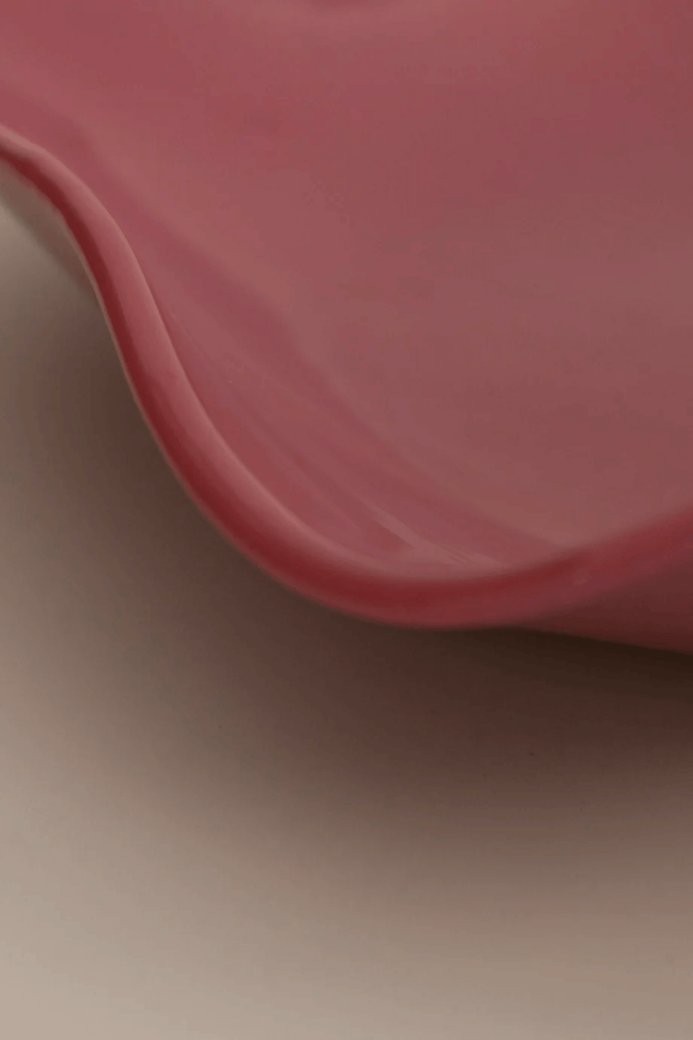 Small Rose Opaque Petal Plate Sophie Lou Jacobsen, detail view