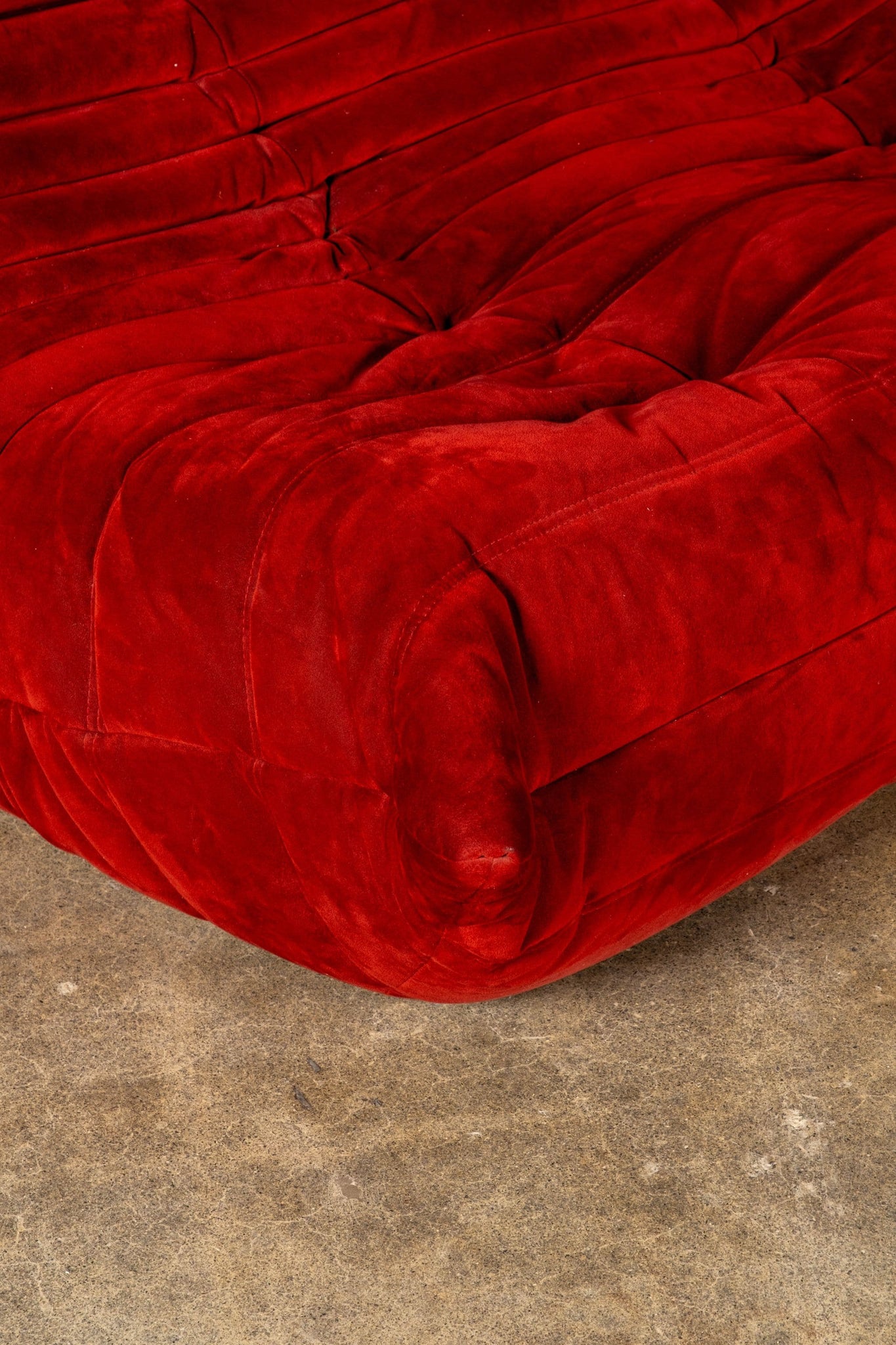 Pure White Lines 3-Seater TOGO, Original Burgundy Fabric | Bonne Choice