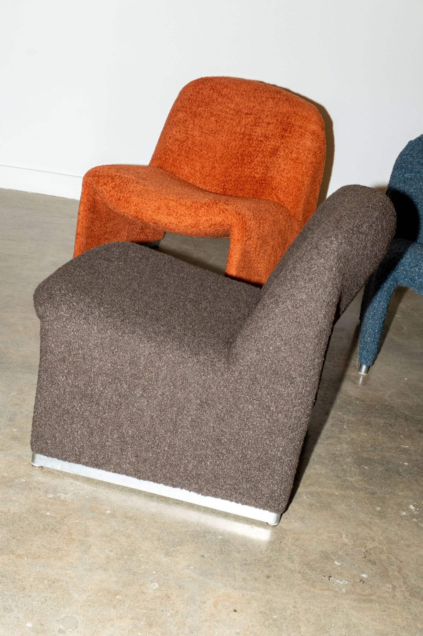 Artifort Pair of Alky Chairs by Giancarlo Piretti, Newly Upholstered, "Grey" | Bonne Choice