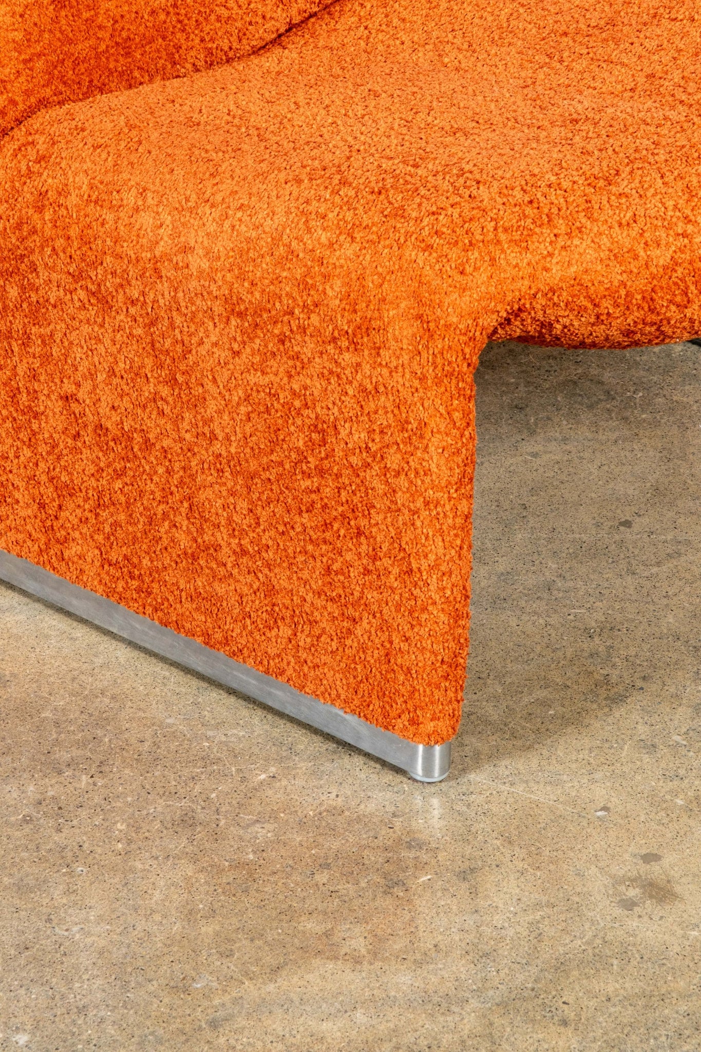 Artifort Pair of Alky Chairs by Giancarlo Piretti, Newly Upholstered, "Henna" | Bonne Choice