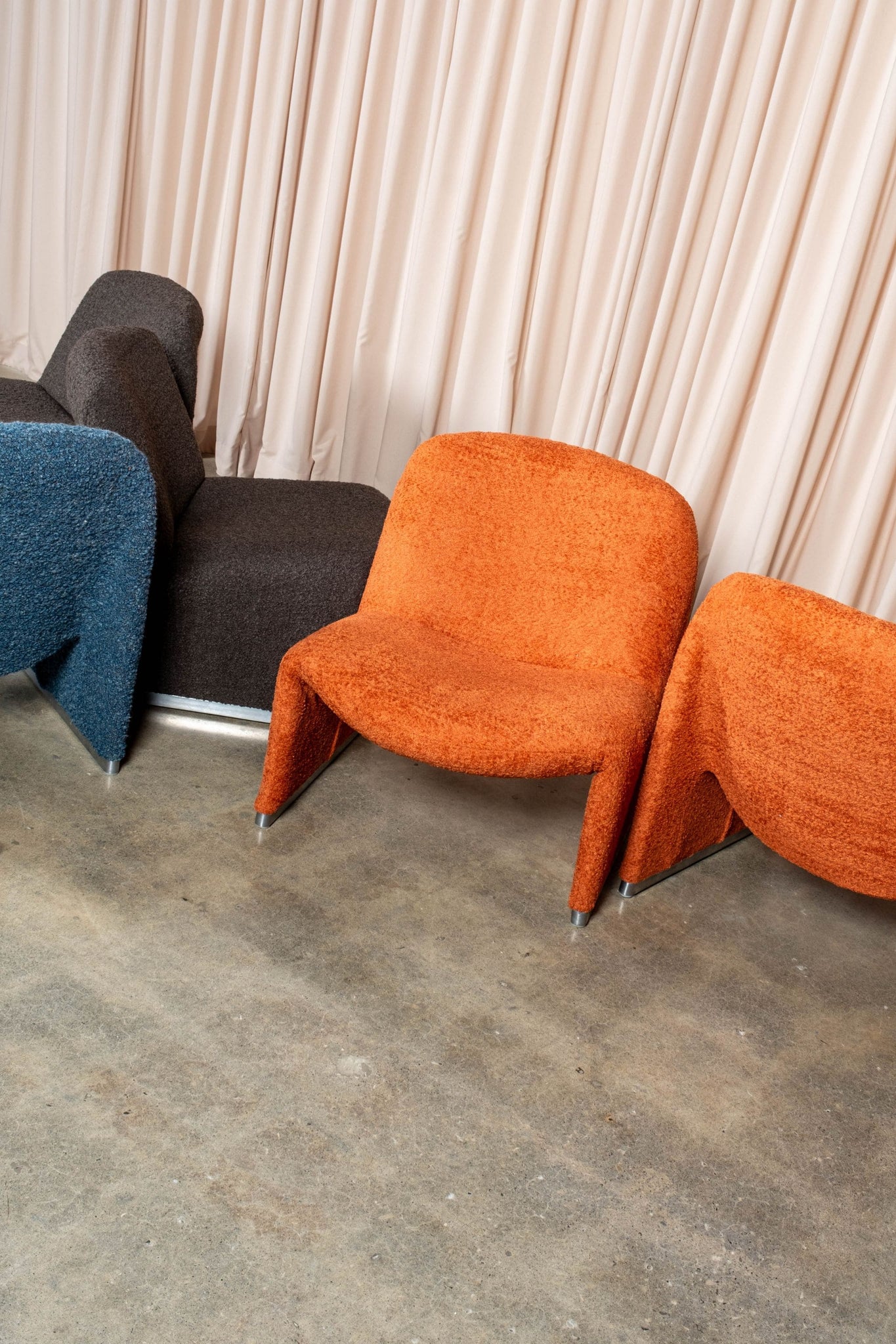 Artifort Pair of Alky Chairs by Giancarlo Piretti, Newly Upholstered, "Henna" | Bonne Choice