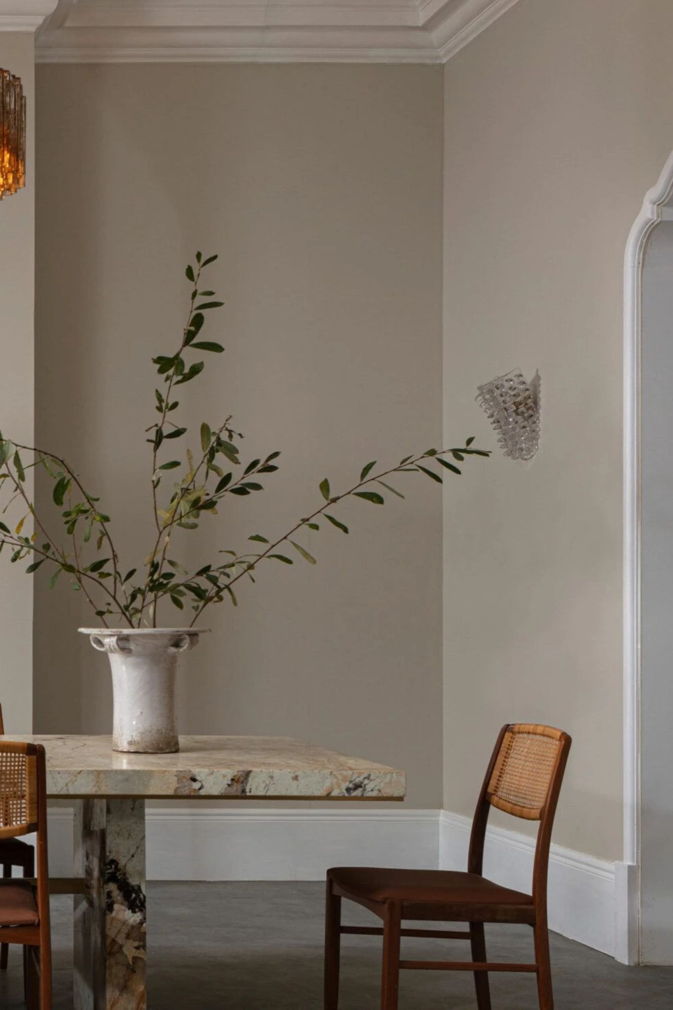 Pure White Lines Amerise Wall Lamp | Bonne Choice