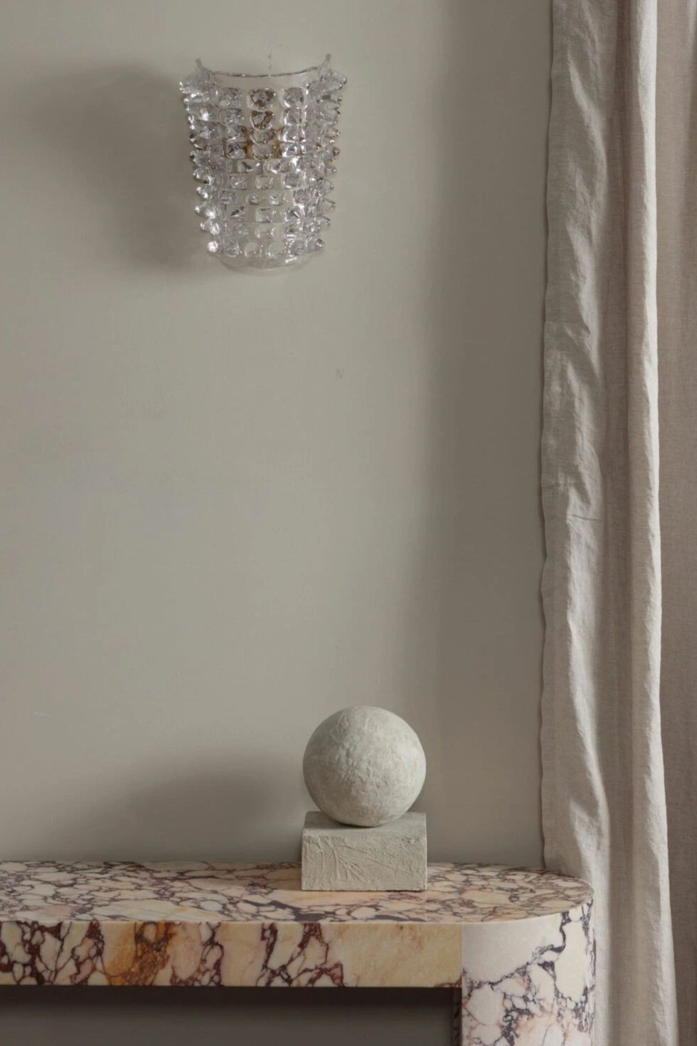 Pure White Lines Amerise Wall Lamp | Bonne Choice