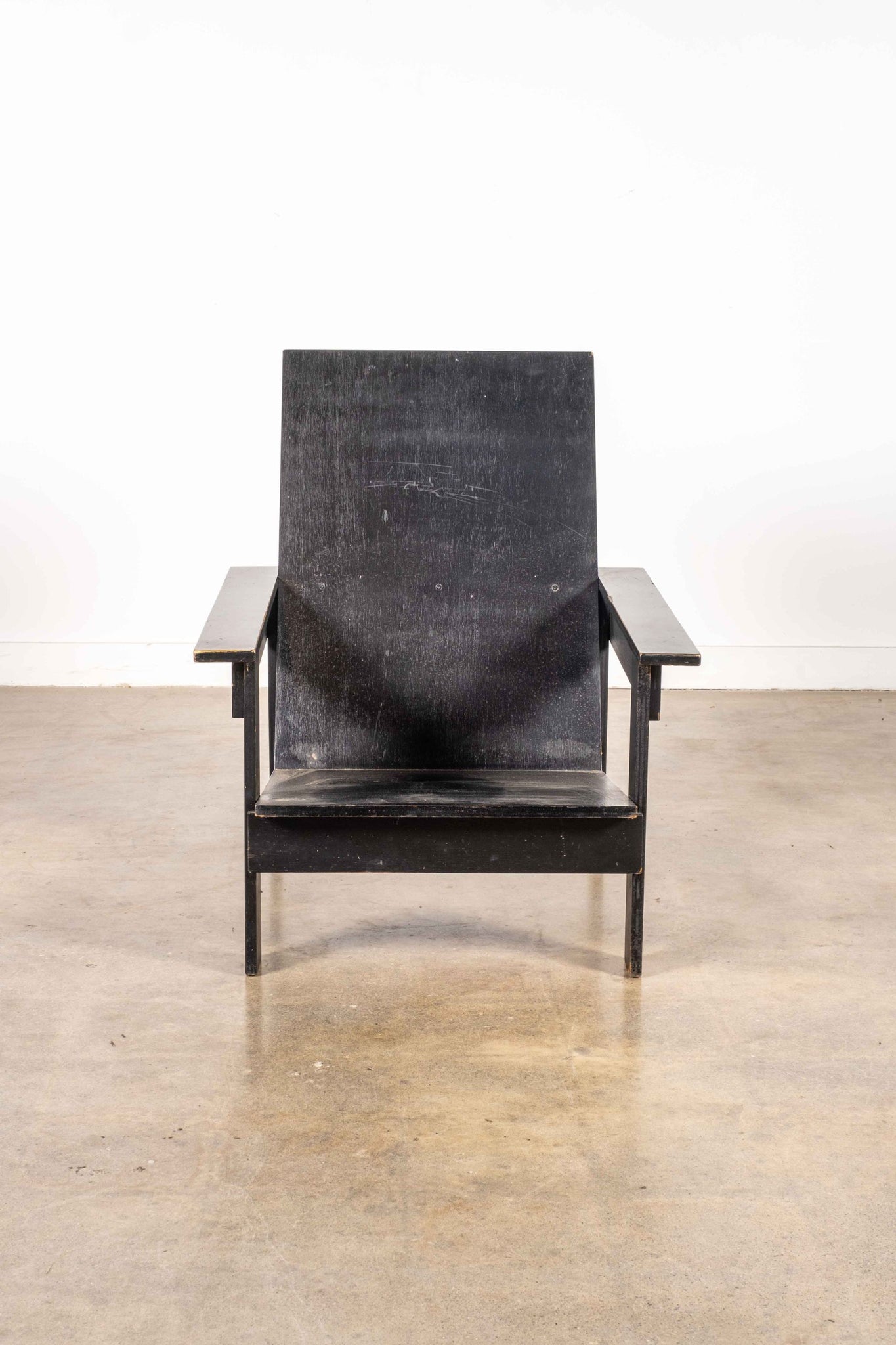 Black Slat Lounge Chair in the style of Gerrit Rietveld | Bonne Choice