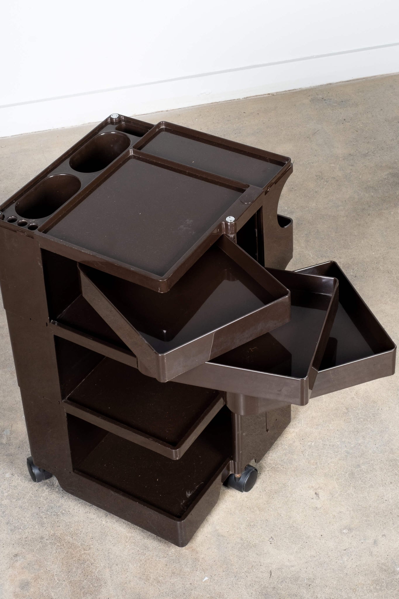Vintage Brown Plastic Boby Storage Trolley Bieffeplast Joe Colombo, top view with compartments open