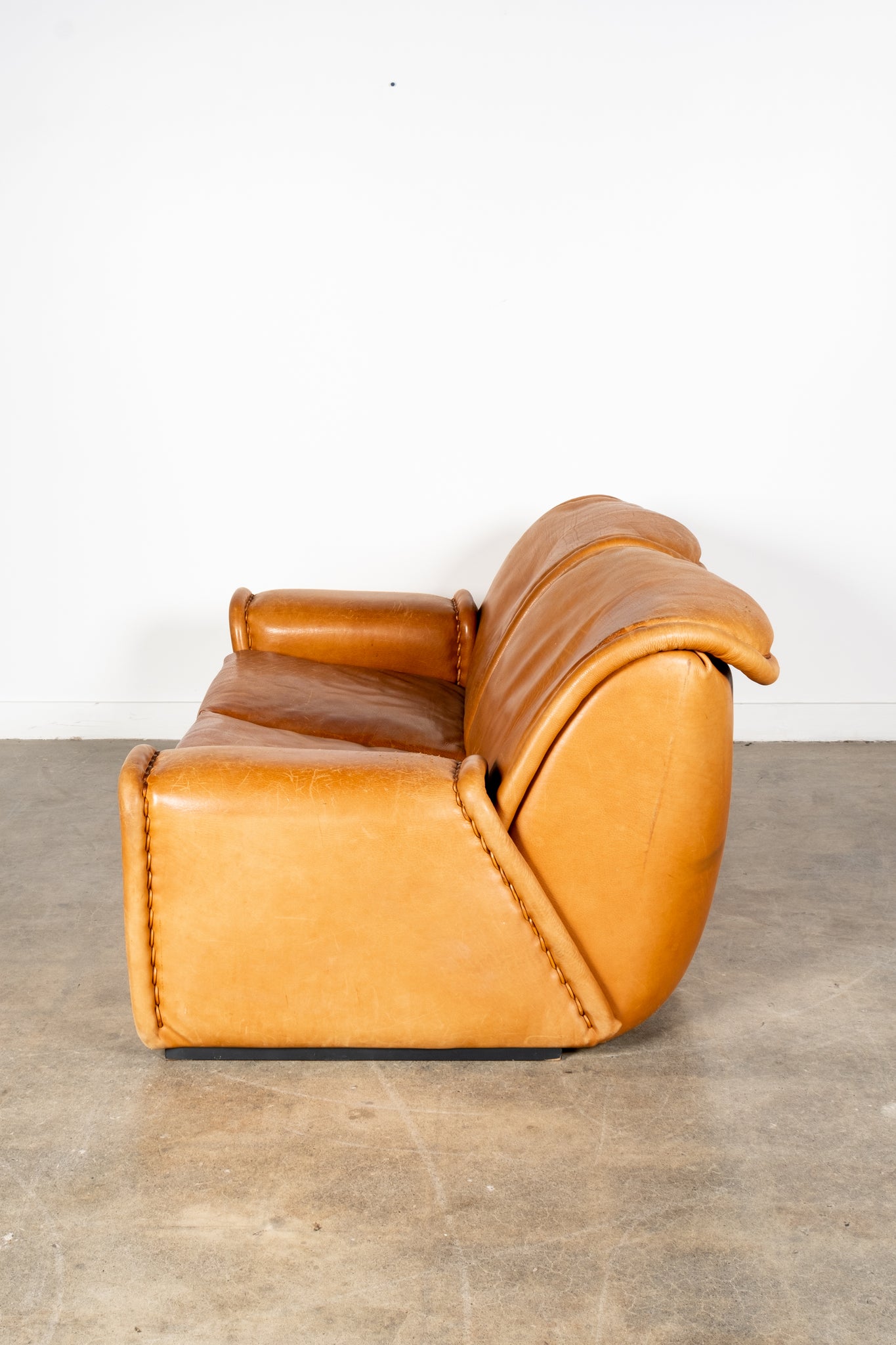 Bonne Choice - Bull Leather 2 Seater Sofa