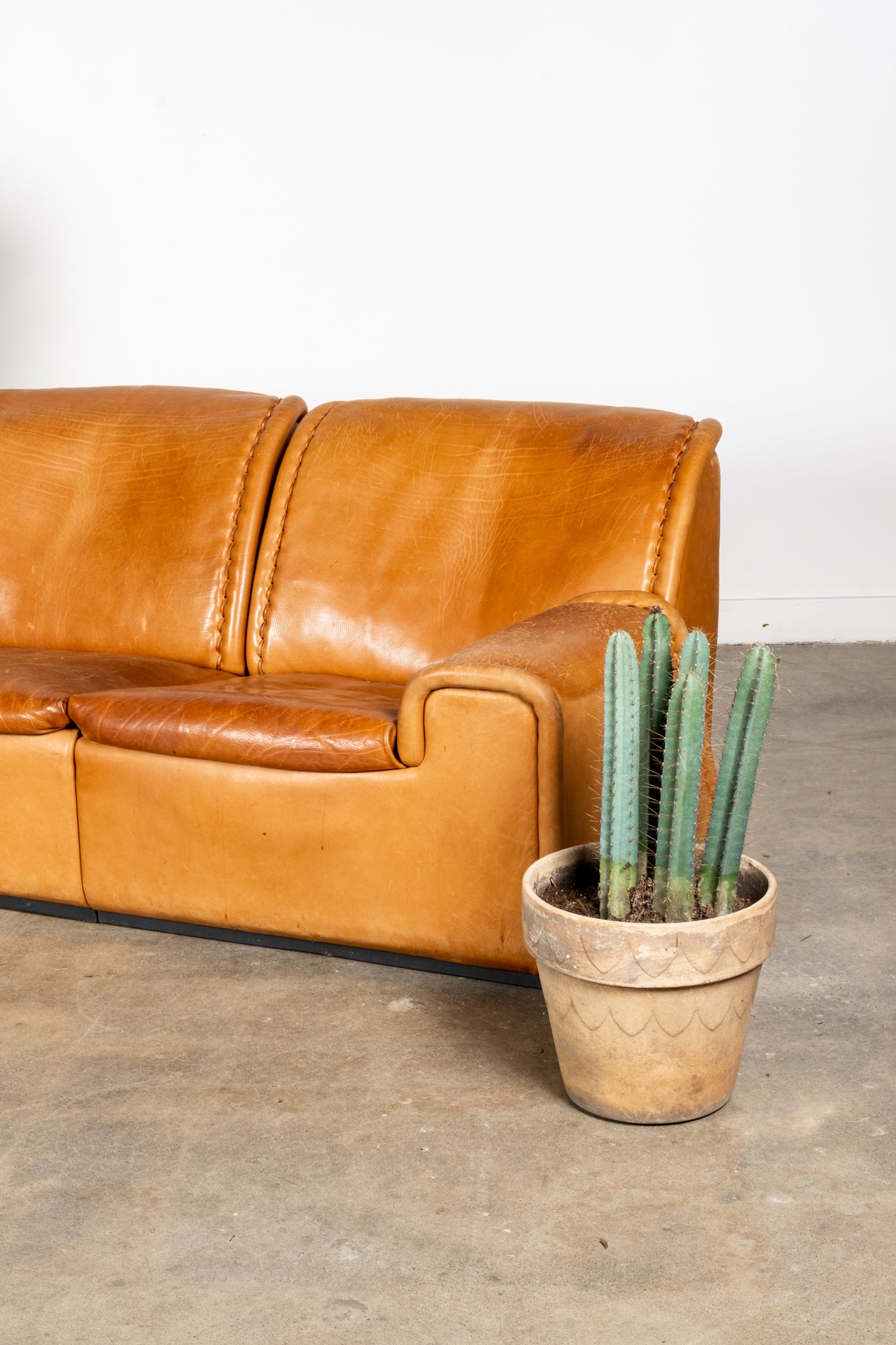 Bonne Choice - Bull Leather 2 Seater Sofa