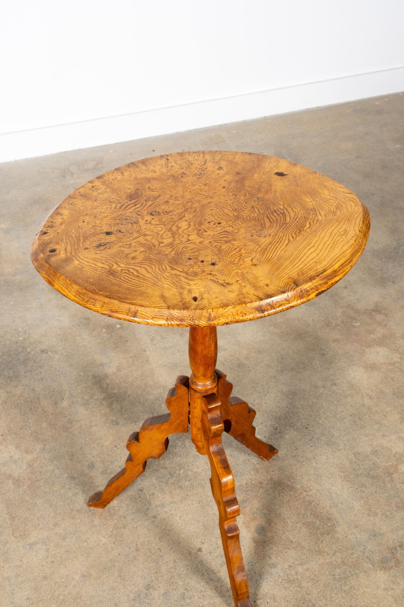 Vintage Burl Occassional Table | Bonne Choice