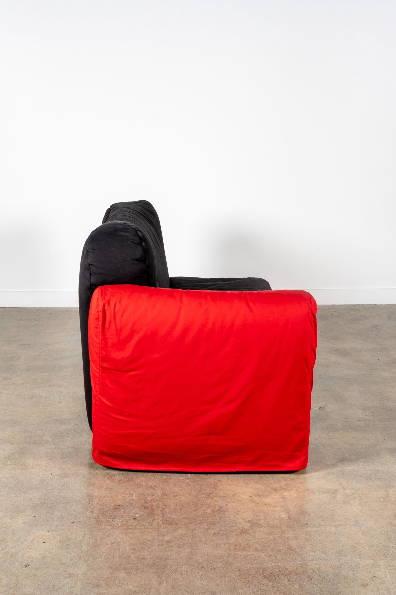 Cassina Cannaregio Sofa, Black and Red by Gaetano Pesce | Bonne Choice