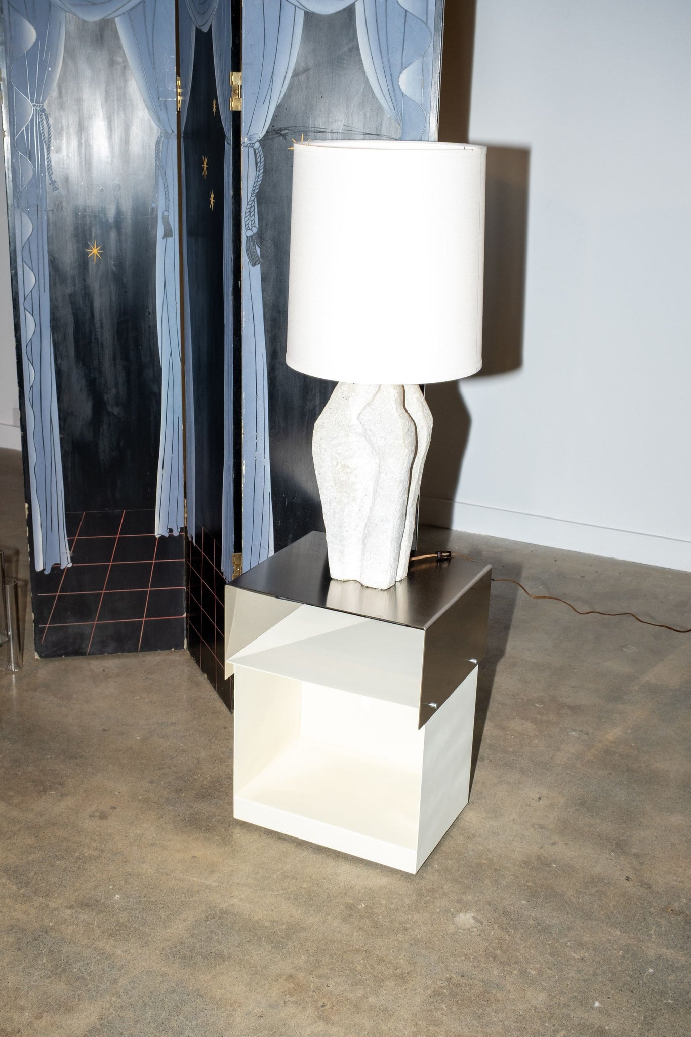 Vintage Carved Stone Base Table Lamp | Bonne Choice