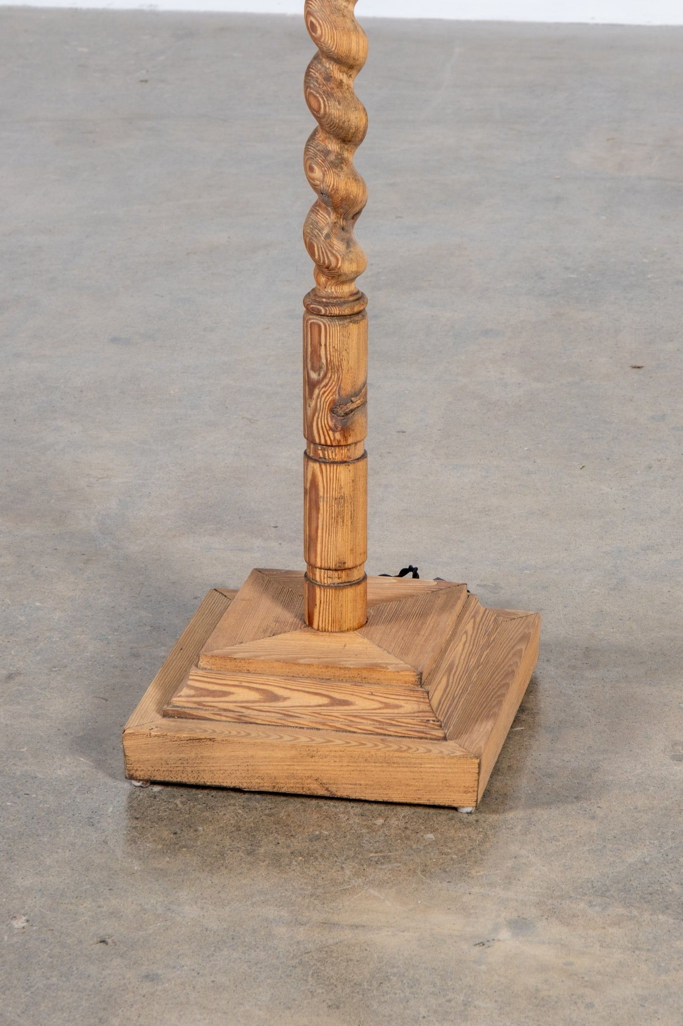 Spiral Carved Wood Floor Lamp