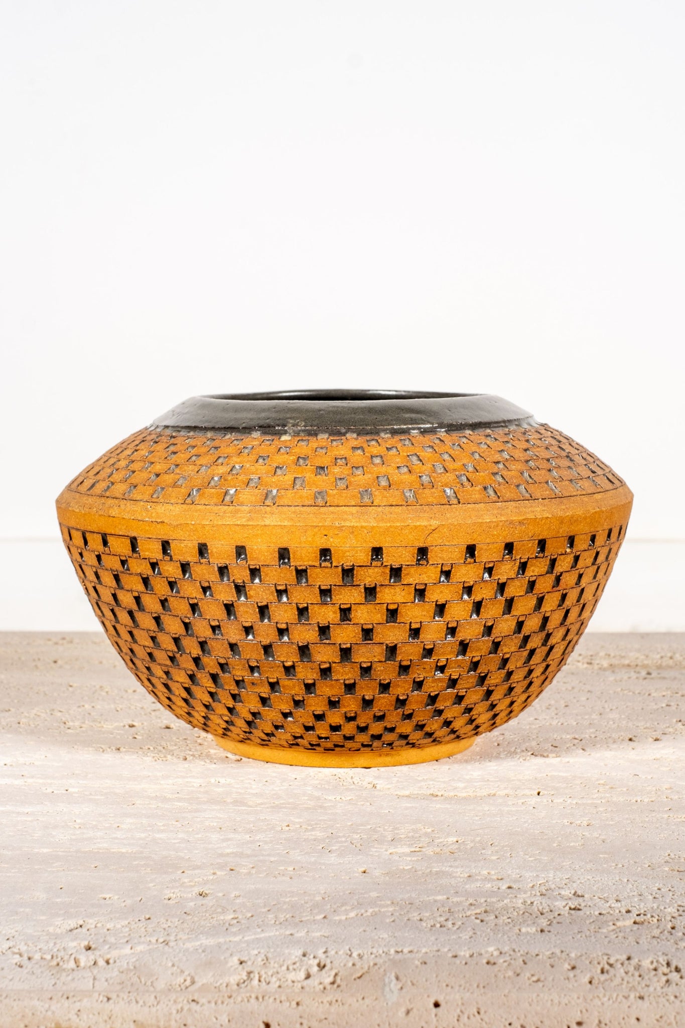 Carved Nicaraguan Vessel | Bonne Choice