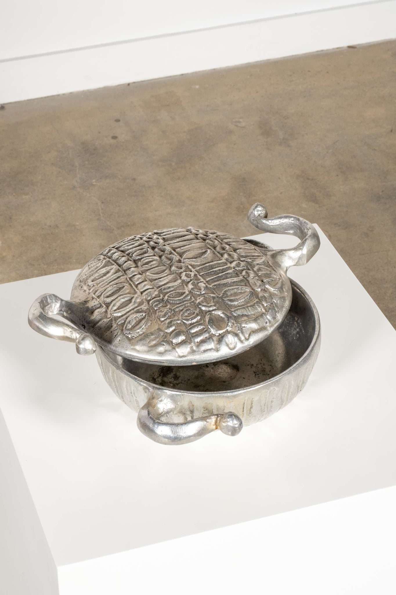 Covered Casserole Dish, Round