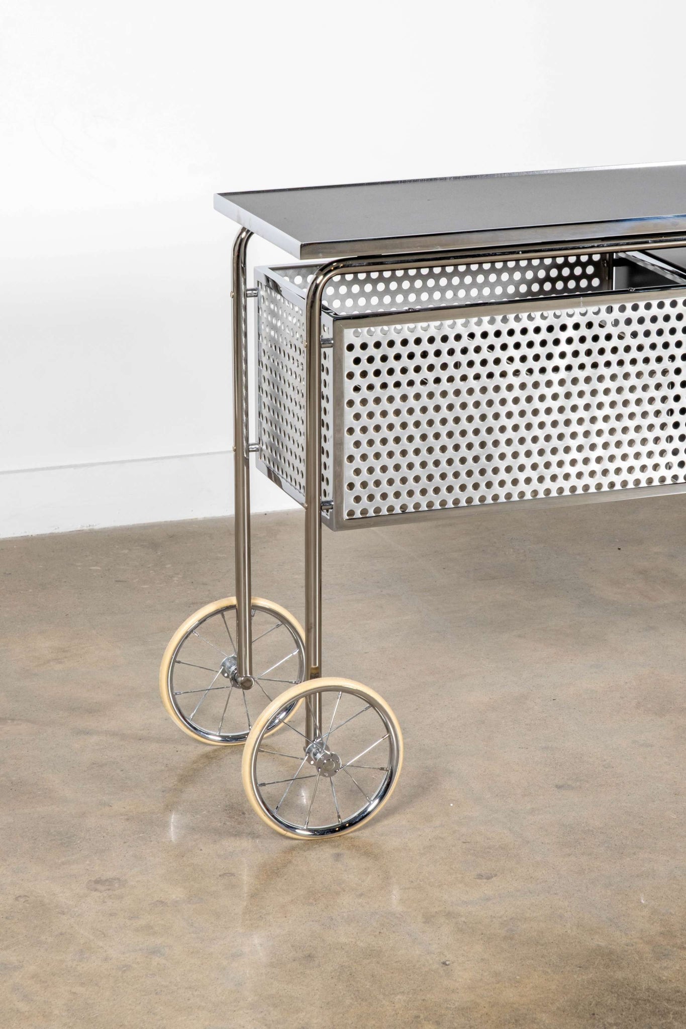 Ar1 Trolley Cart by Alfred Roth | Bonne Choice
