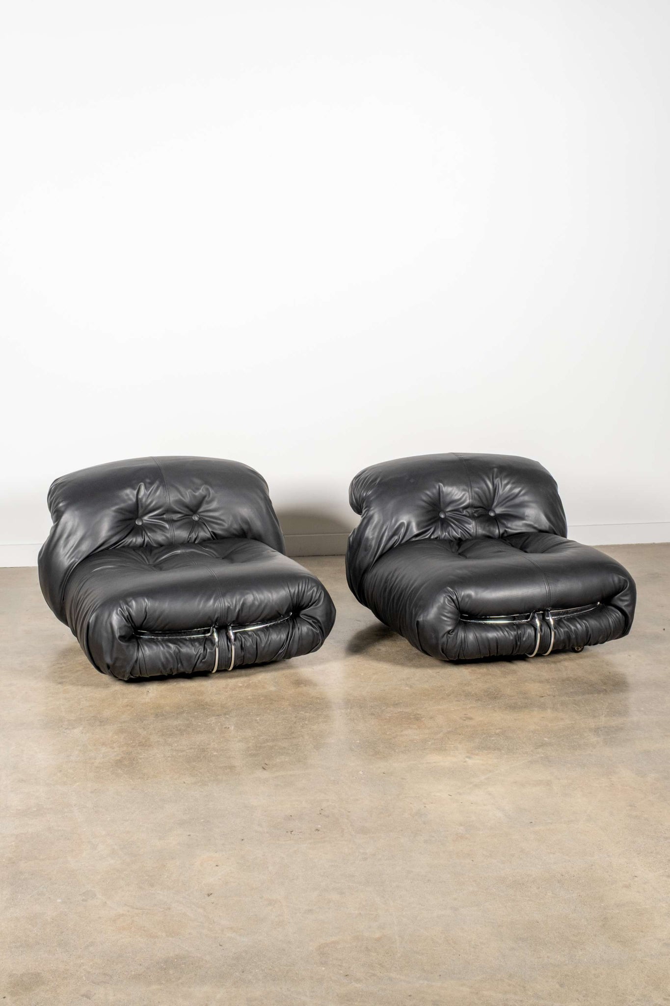 Pair of Soriana Lounge Chairs in Black Leather