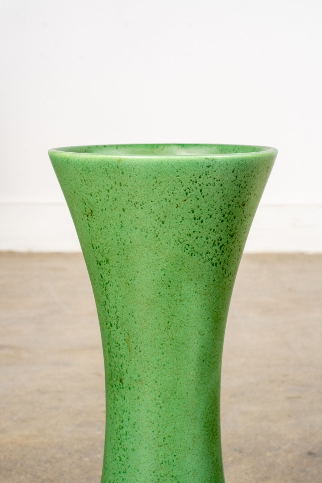 Fluted Green Vase | Bonne Choice