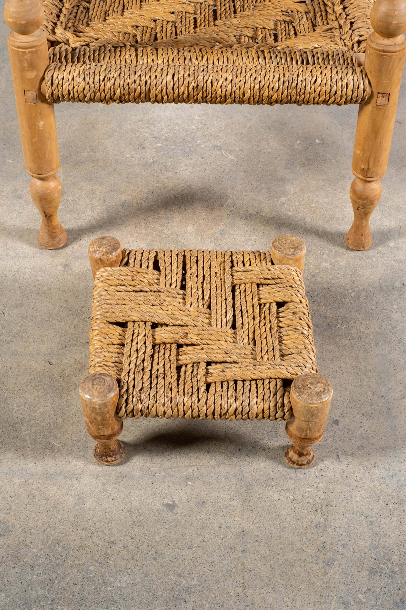 Vintage French Wood and Rope Armchairs with Footstools Adrien Audoux and Frida Minet, footstool detail view