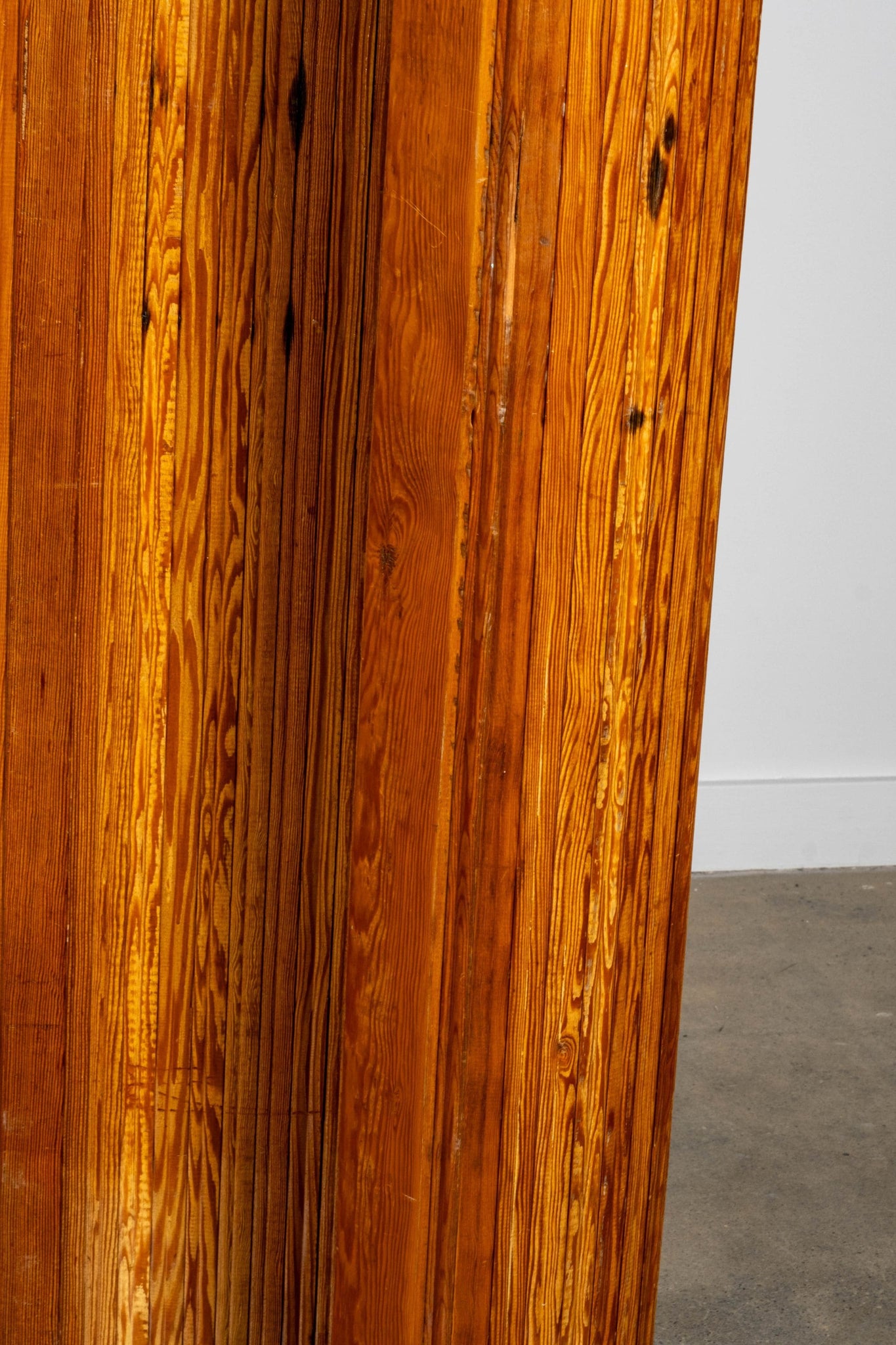 S.N.S.A French Tambour Screen, low (dark) by Jomaine Baumann | Bonne Choice
