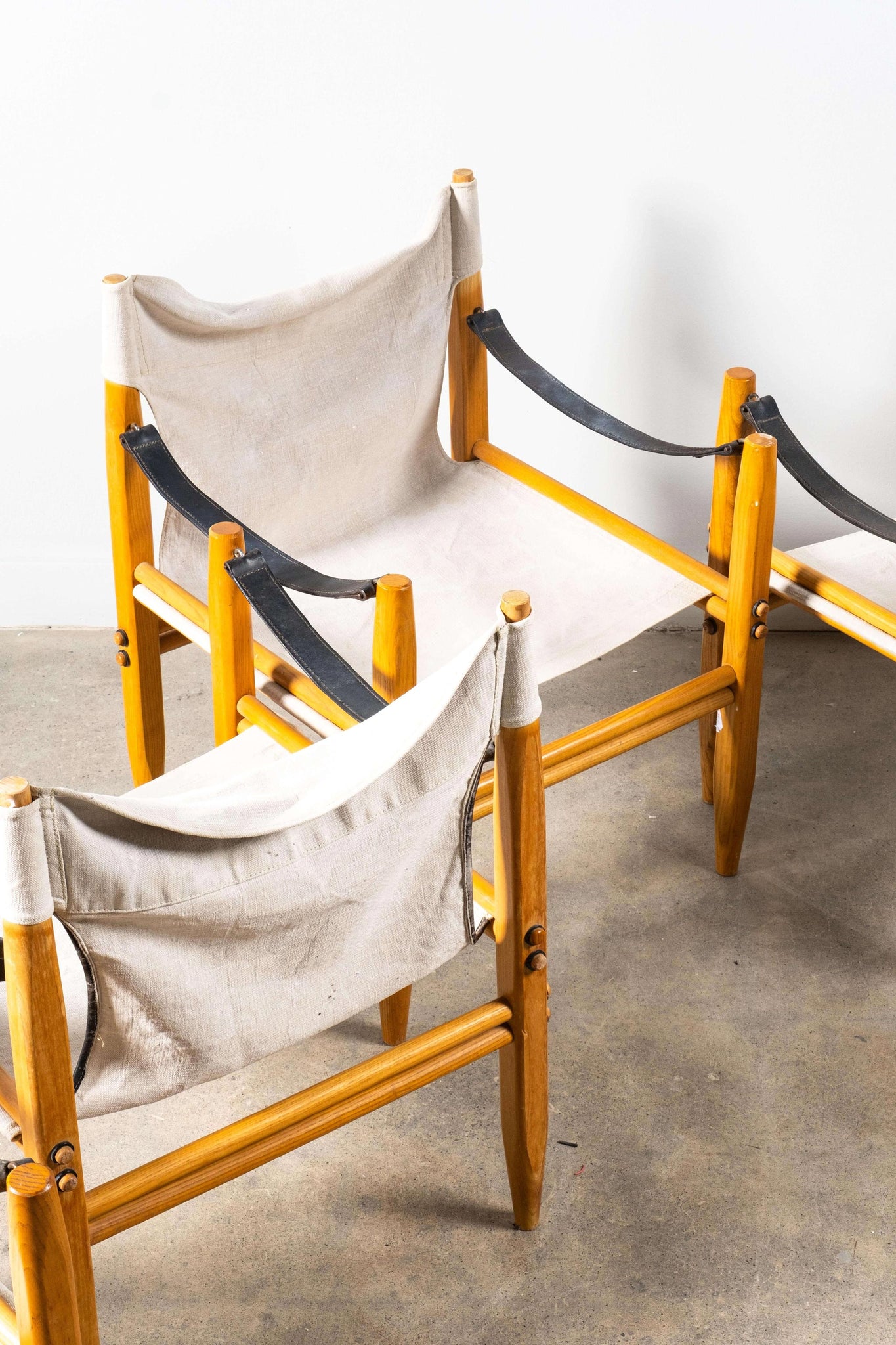 Vintage Oasi 85 Safari Chairs in White Fabric & Light Wood