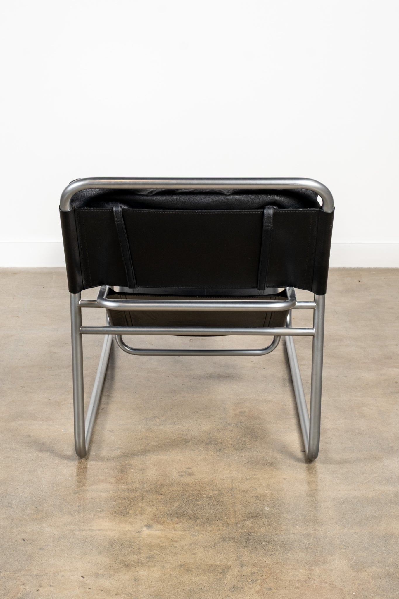 Leather Lounge Chair in the style of Le Corbusier
