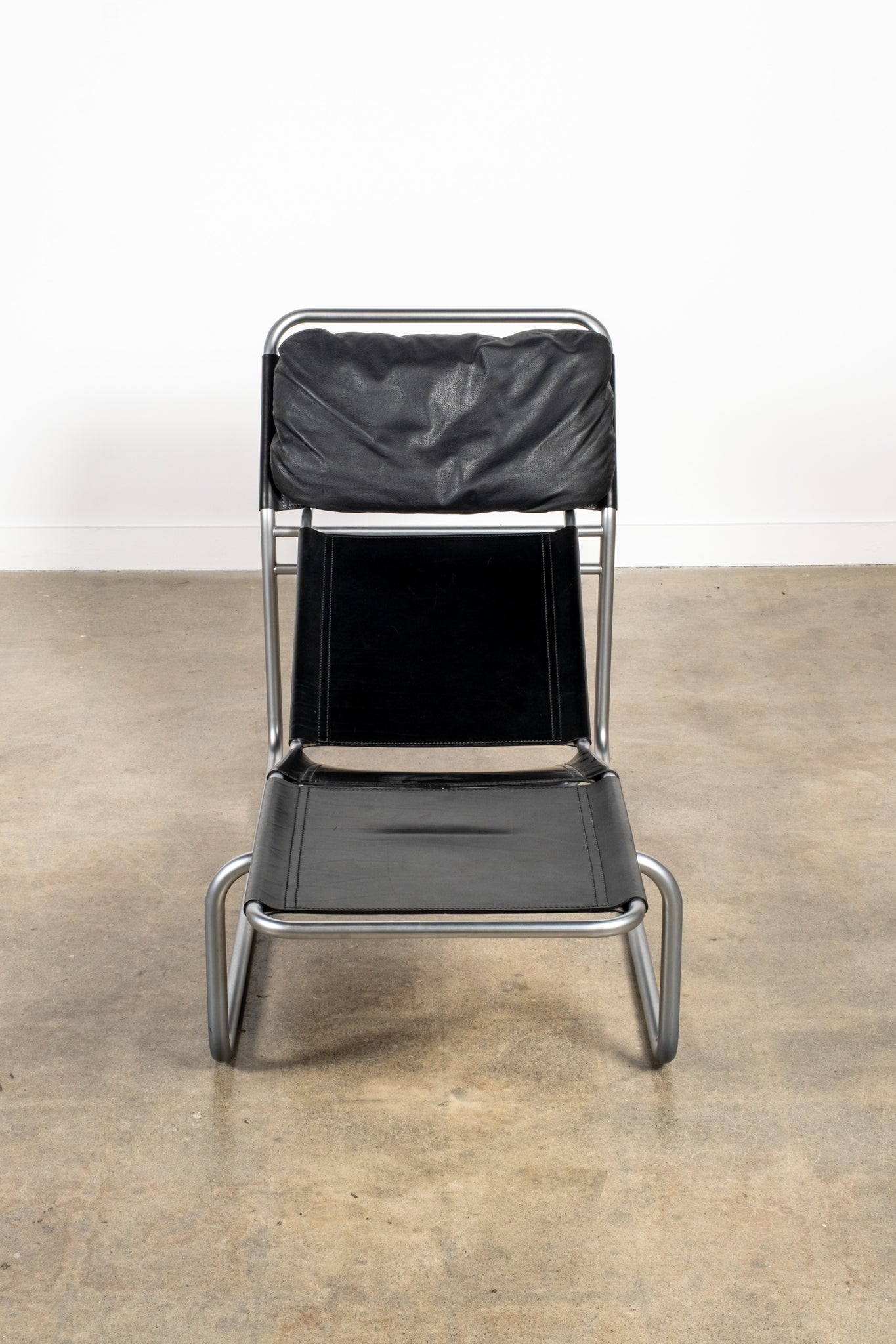Leather Lounge Chair in the style of Le Corbusier