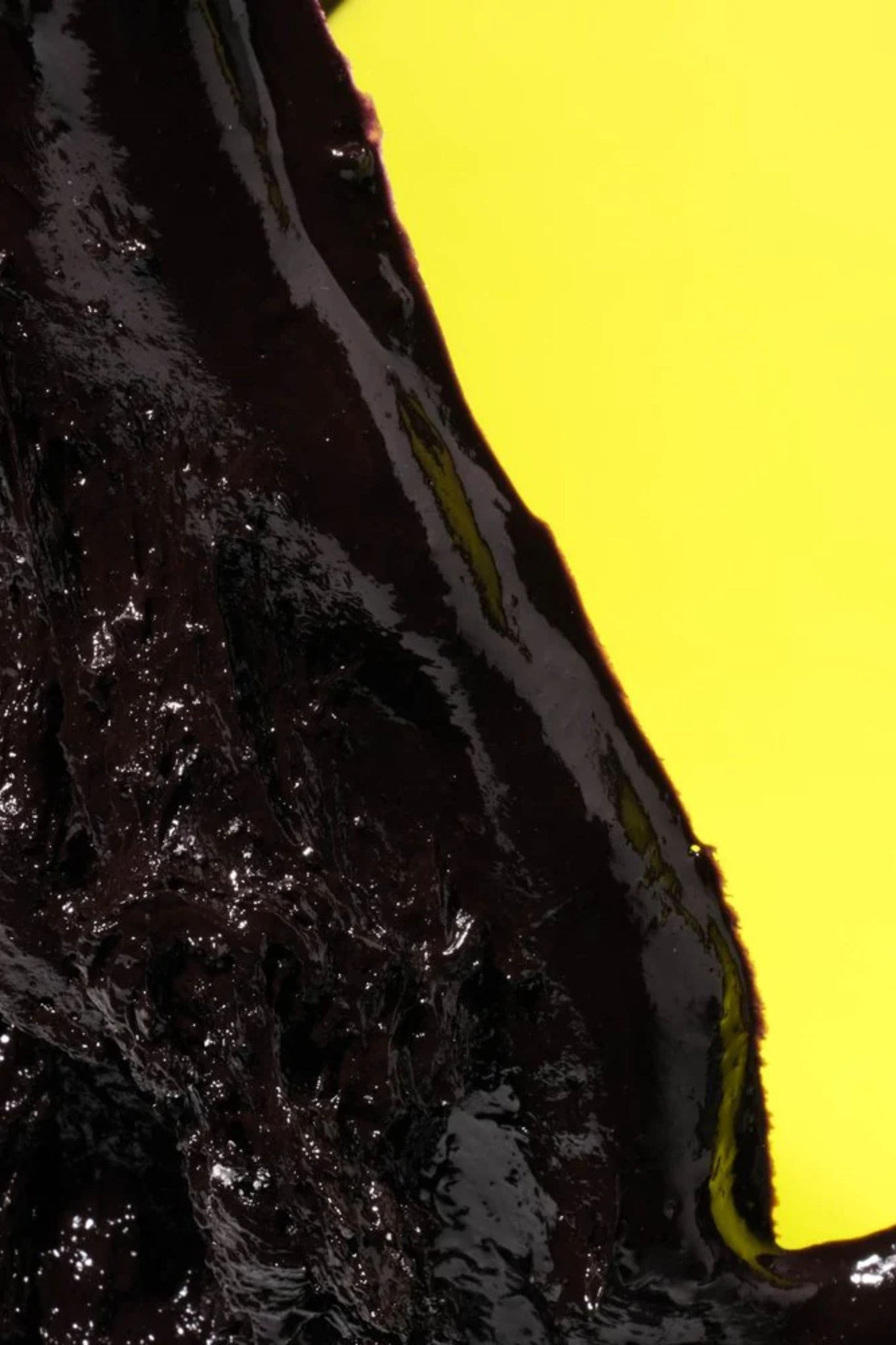 Corsi Lava Vase (Large), Black and Matte Yellow by Gaetano Pesce | Bonne Choice