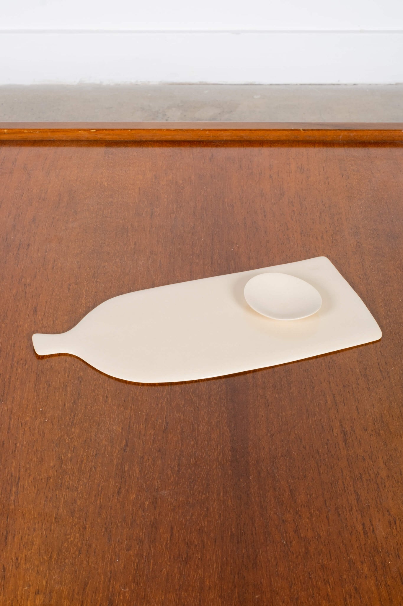Medium Board + Flake Bowl Kogevina Ceramics, front angled view