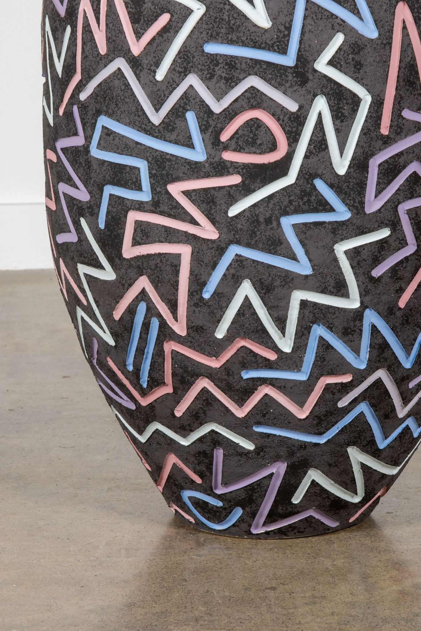 Large-Scale 1980s Memphis Vase by Wesley Anderegg | Bonne Choice
