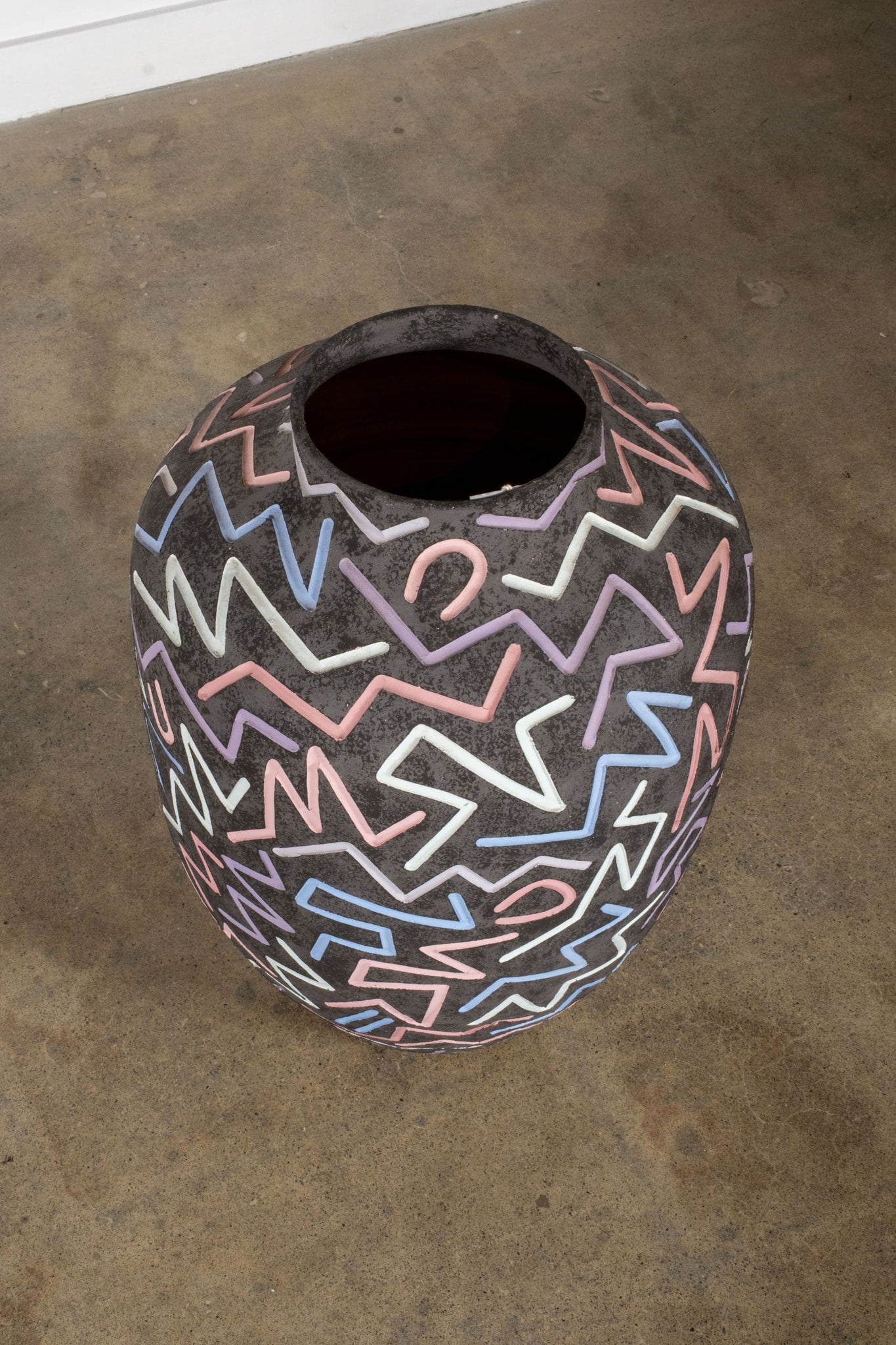 Large-Scale 1980s Memphis Vase by Wesley Anderegg | Bonne Choice