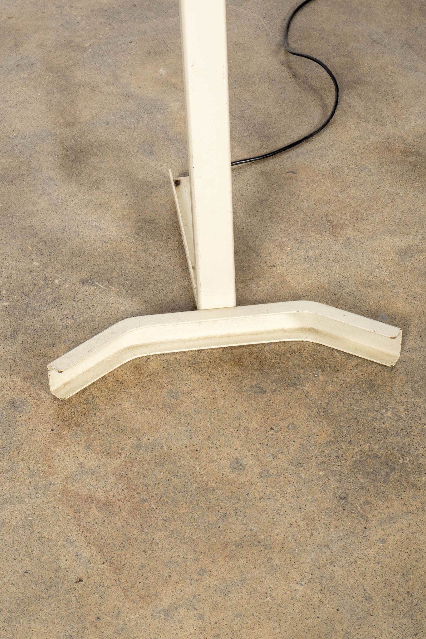 Vintage Metal Floor Lamp, White | Bonne Choice