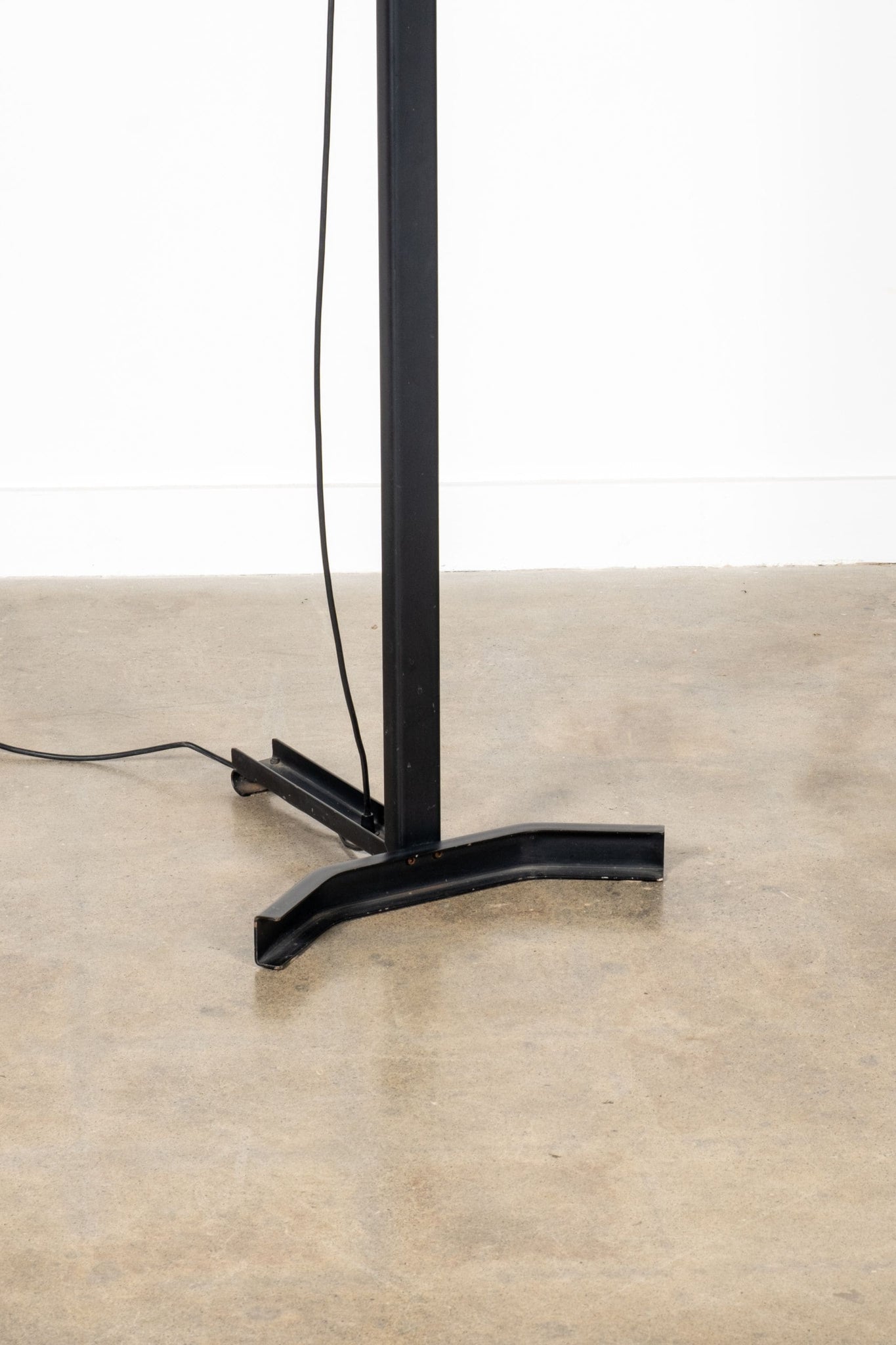 Vintage Metal Floor Lamp, Black | Bonne Choice