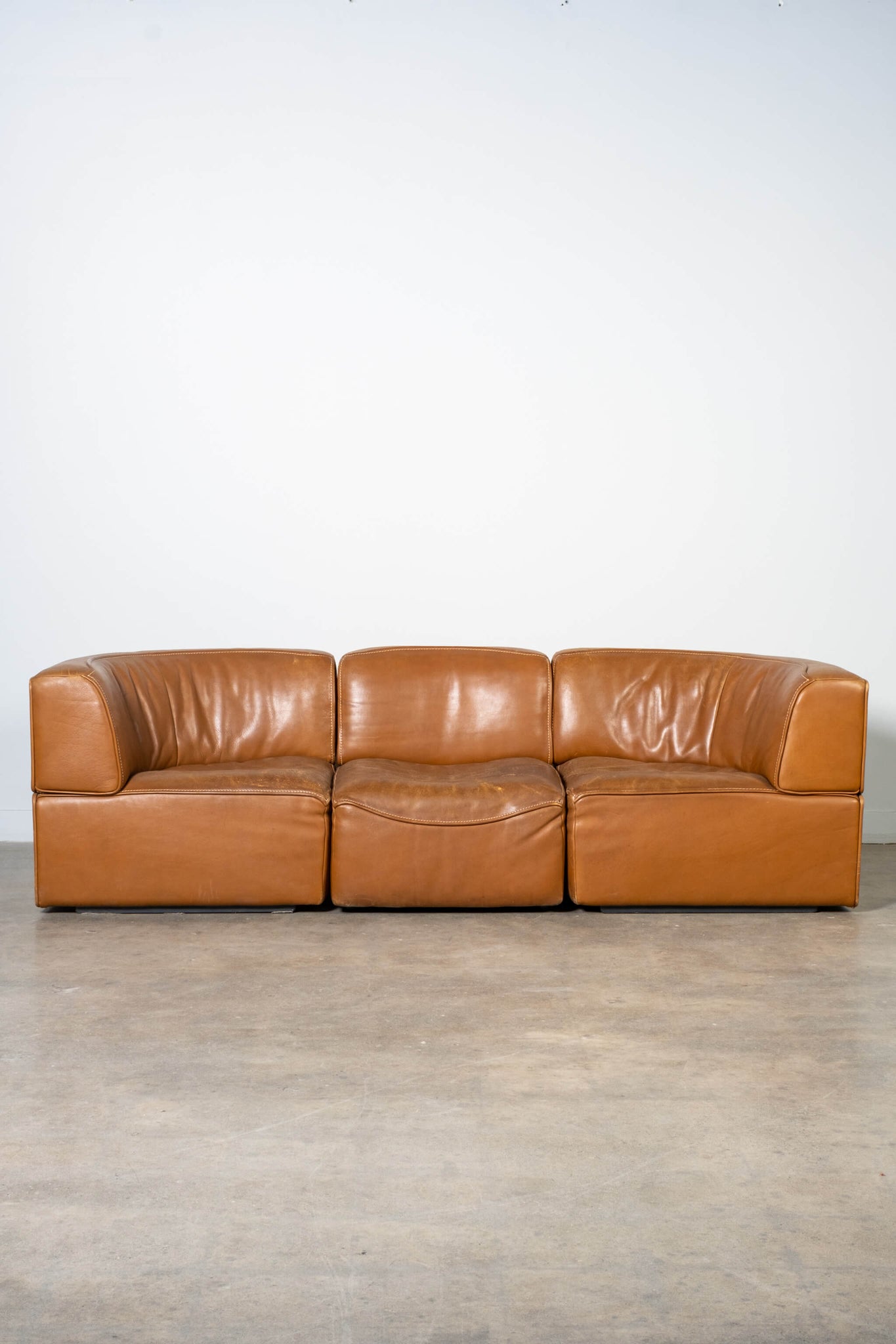 Vintage De Sede 1970s Modular 3-Seater in Patinated Brown Cognac Leather, font view