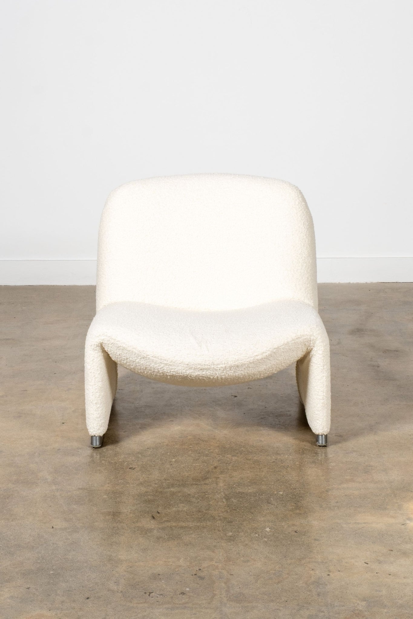 Artifort Newly Upholstered Alky Chair, Cream Boucle by Giancarlo Piretti | Bonne Choice
