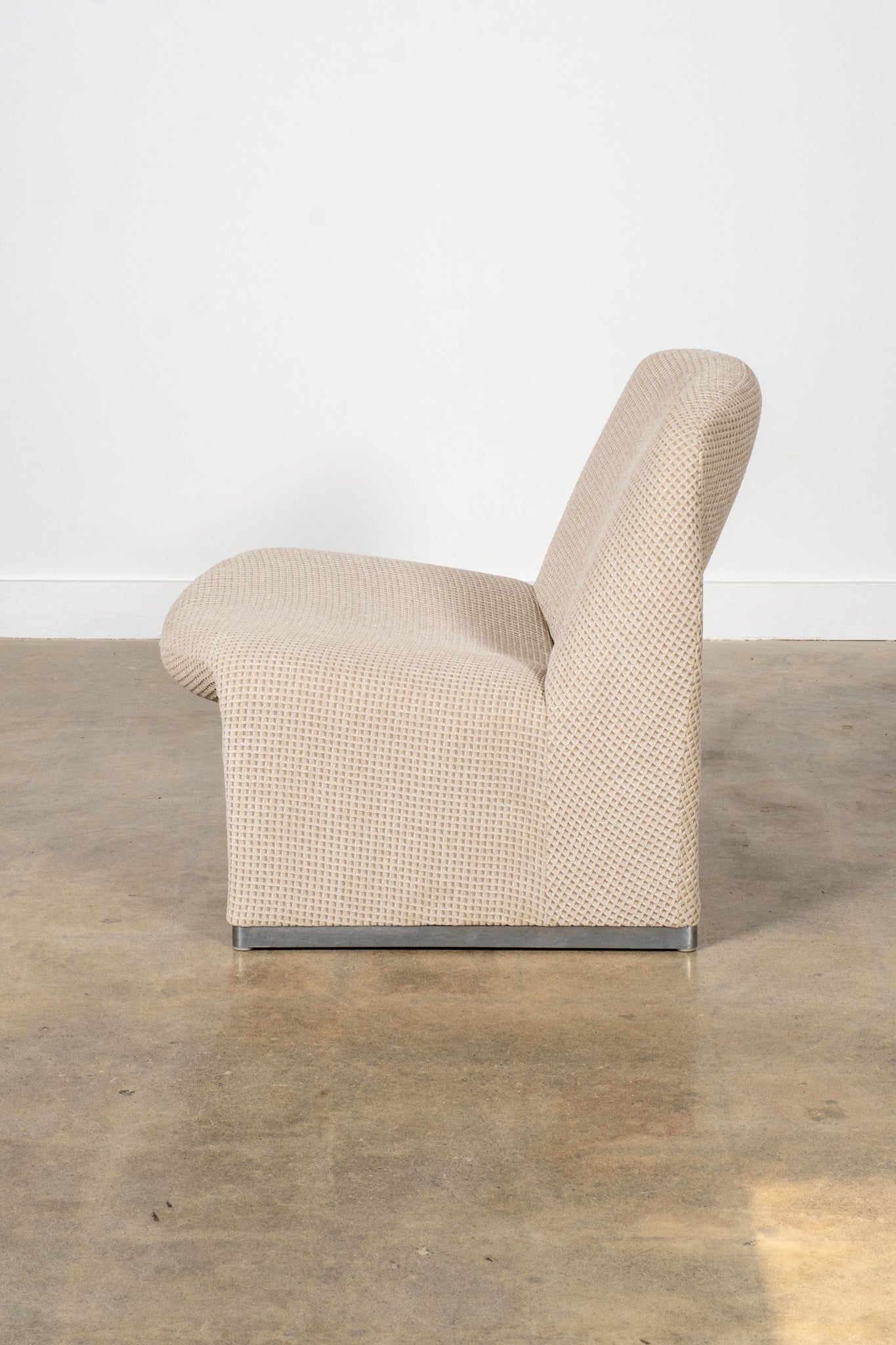 Artifort Newly Upholstered Alky Chair, Cream'Waffle' by Giancarlo Piretti | Bonne Choice