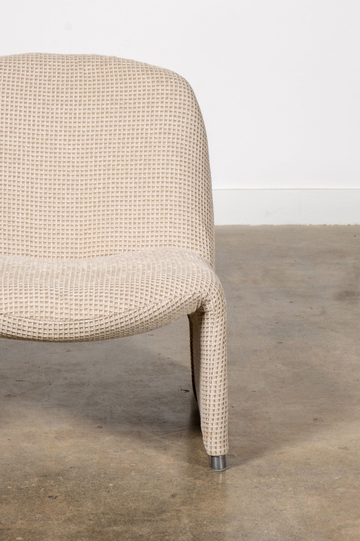 Artifort Newly Upholstered Alky Chair, Cream'Waffle' by Giancarlo Piretti | Bonne Choice