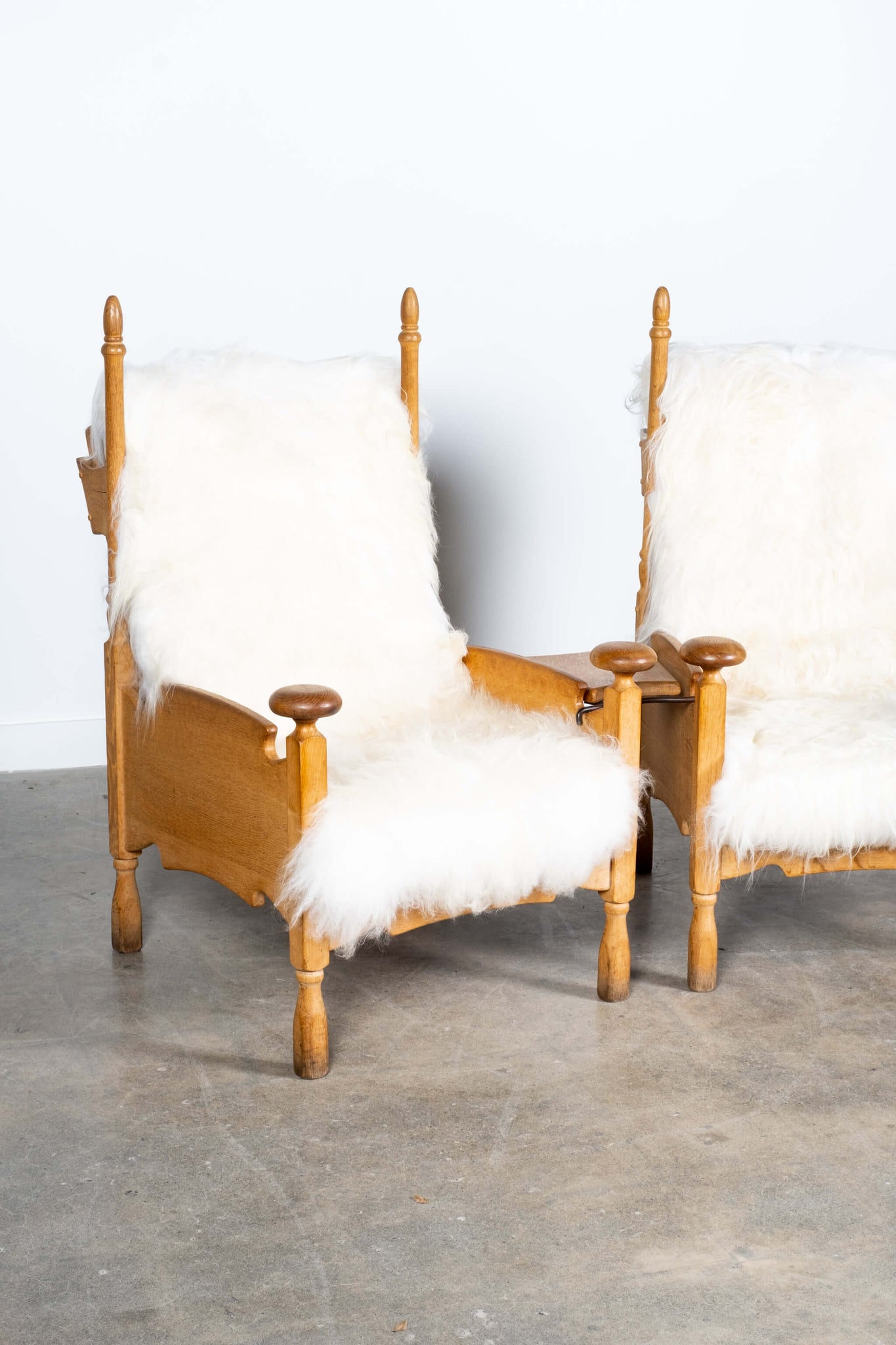 Pair of Vintage Throne Chairs in Longhaired Icelandic Sheepskin with Floating Side Table, close up detail