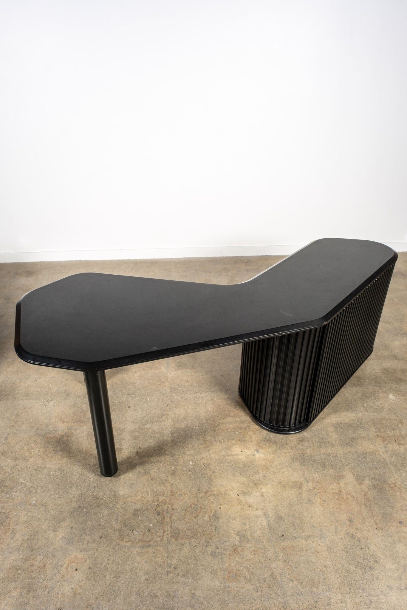 Pastoe, Desk (Black) by Aldo van den Nieuwelaar | Bonne Choice