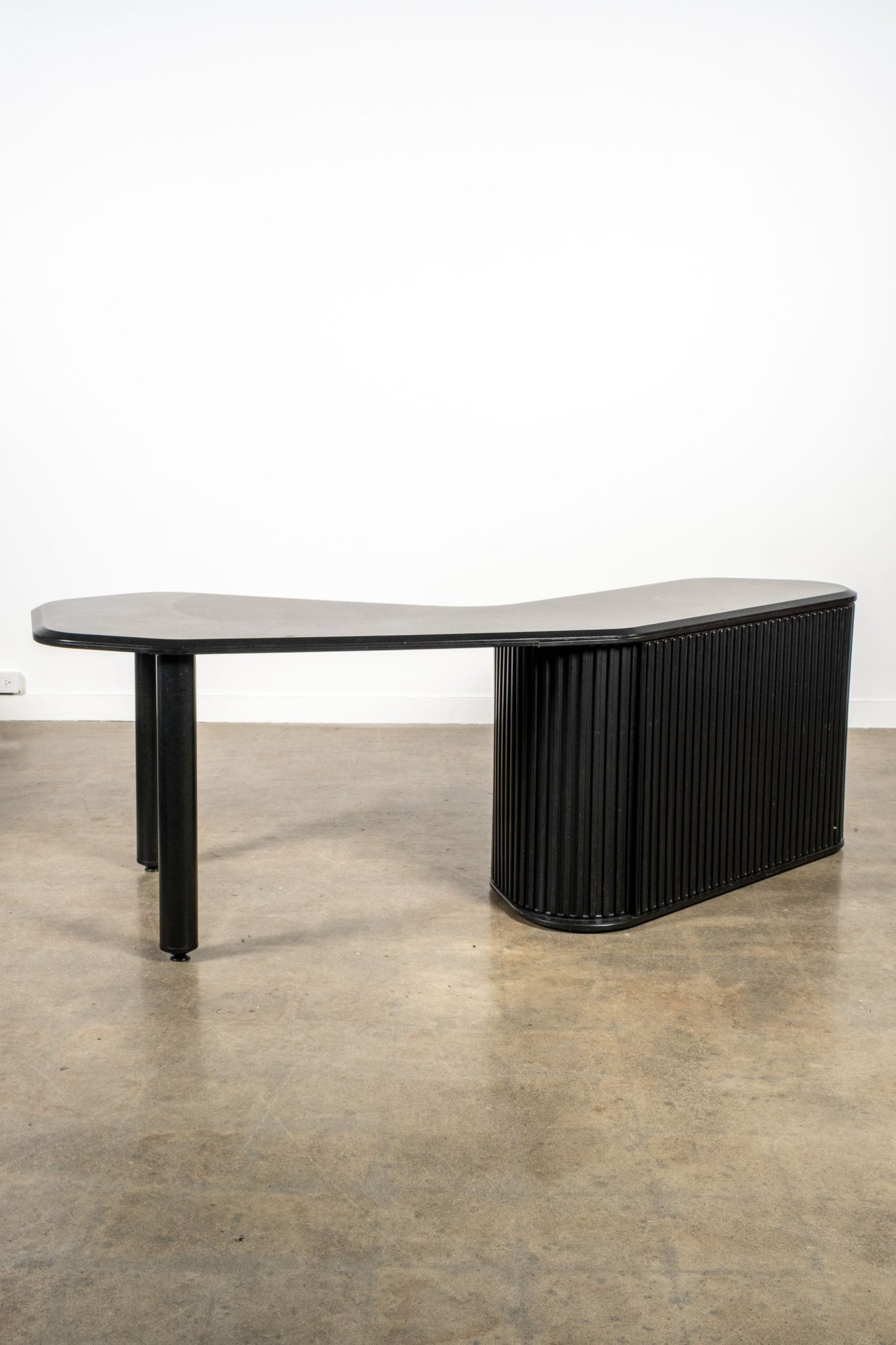 Pastoe, Desk (Black) by Aldo van den Nieuwelaar | Bonne Choice