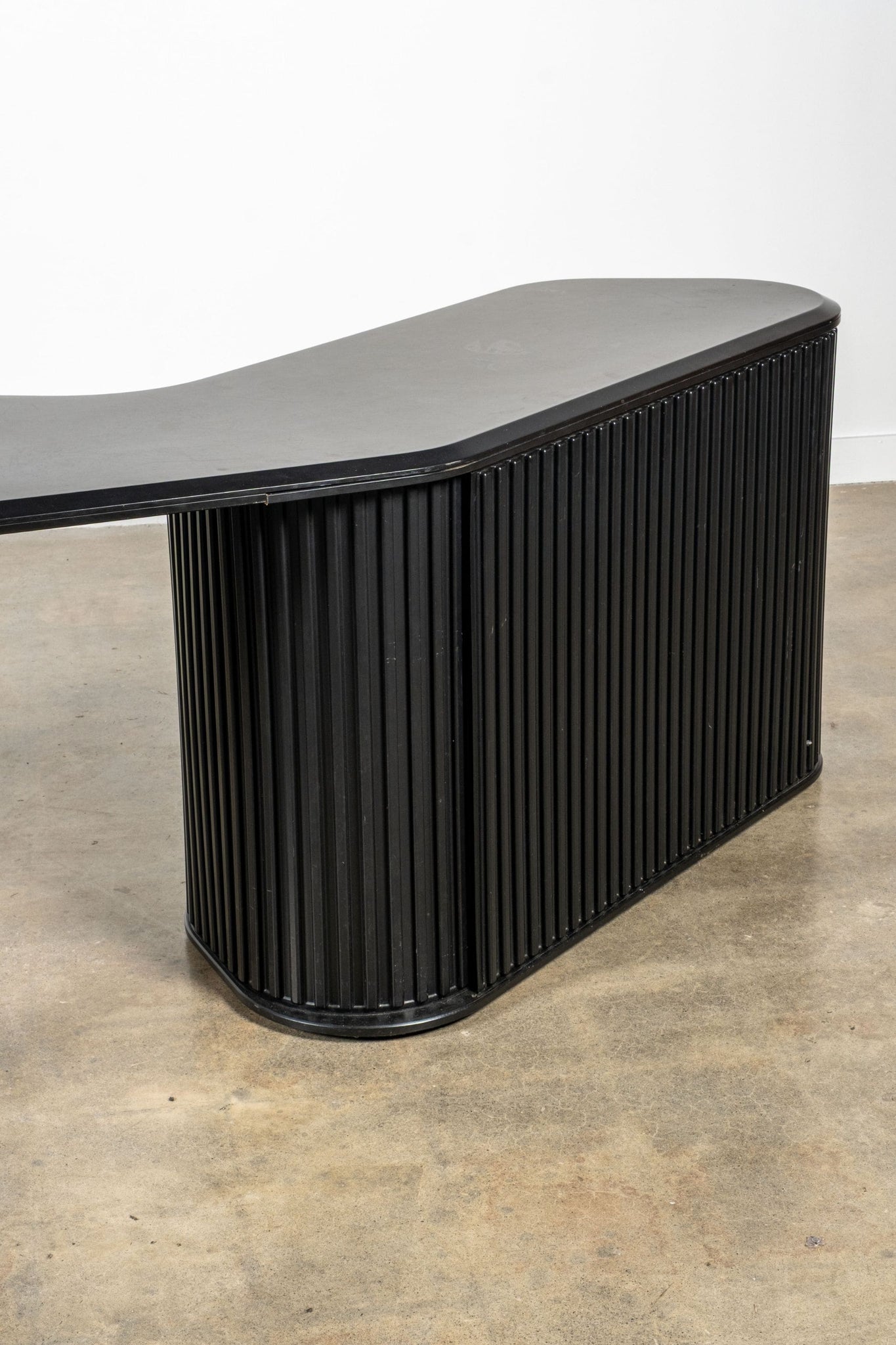 Pastoe, Desk (Black) by Aldo van den Nieuwelaar | Bonne Choice