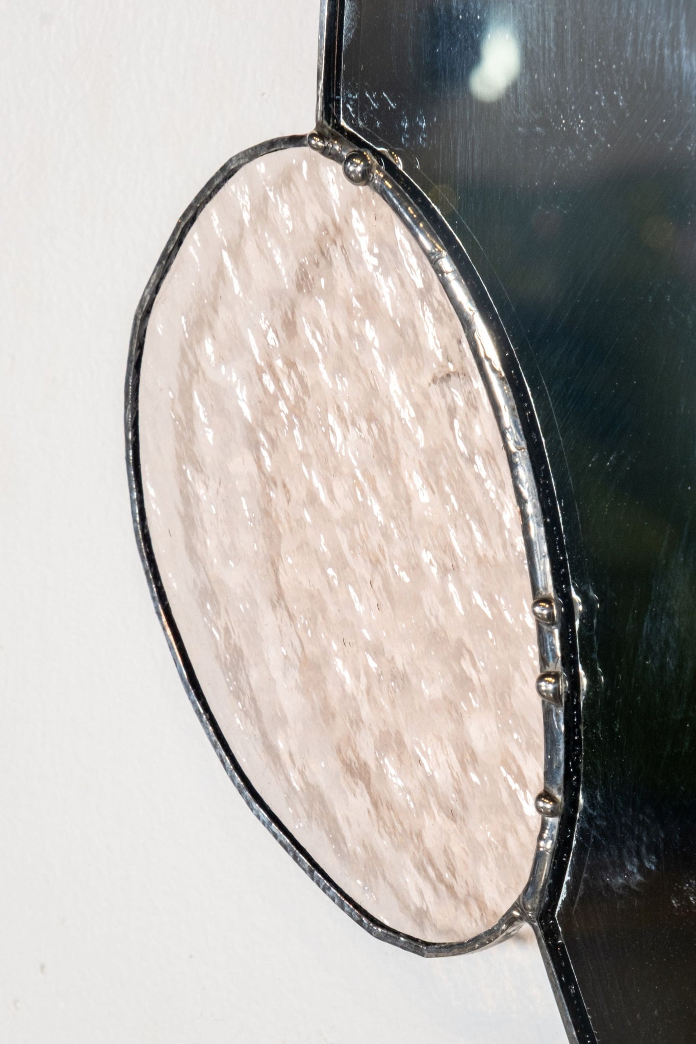 Katie Kohls Pebble Mirror, Medium - 05 | Bonne Choice
