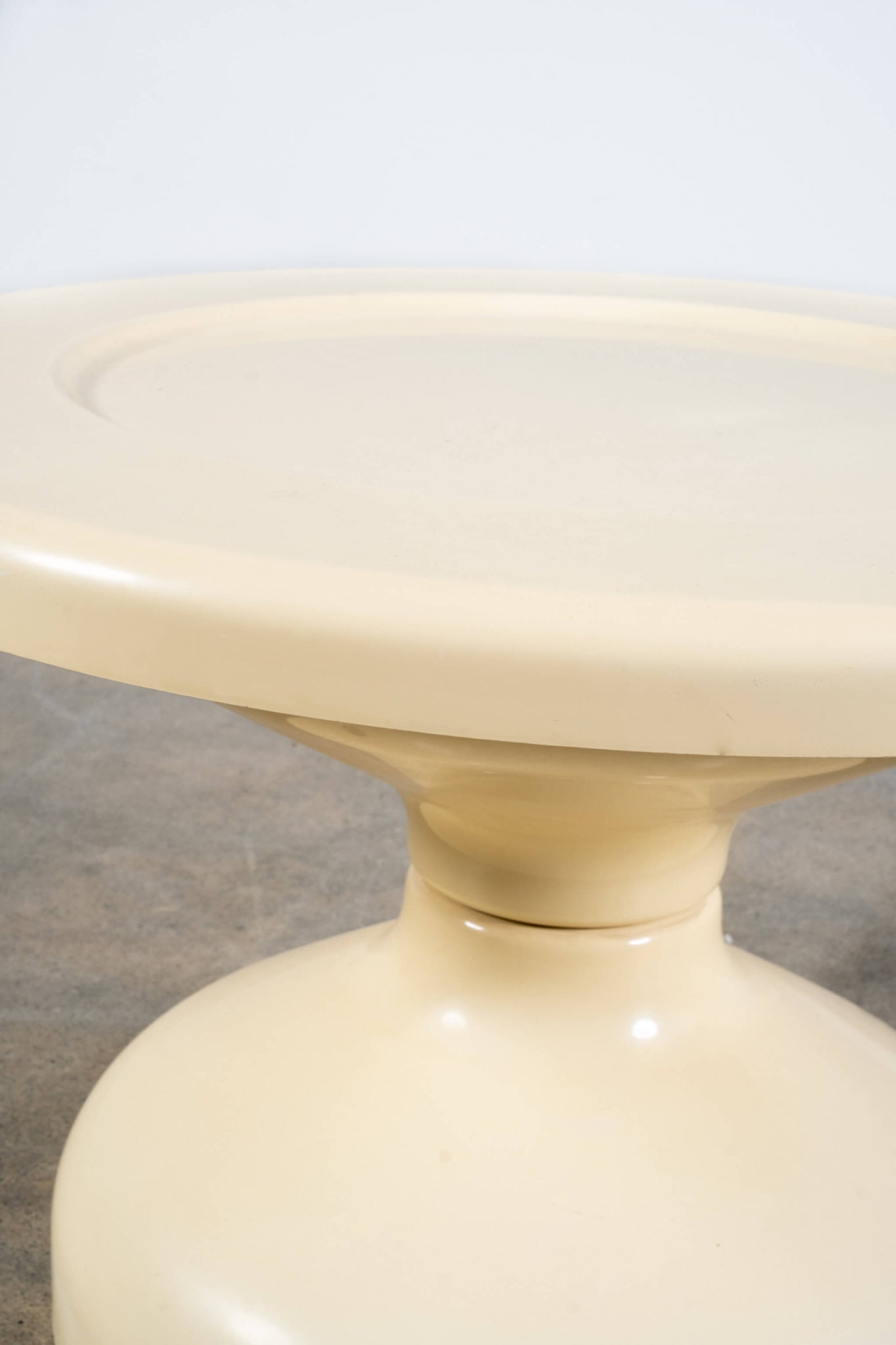 Rare Vintage Ivory Plastic Spool Rocchetto Side Table, top and base detail