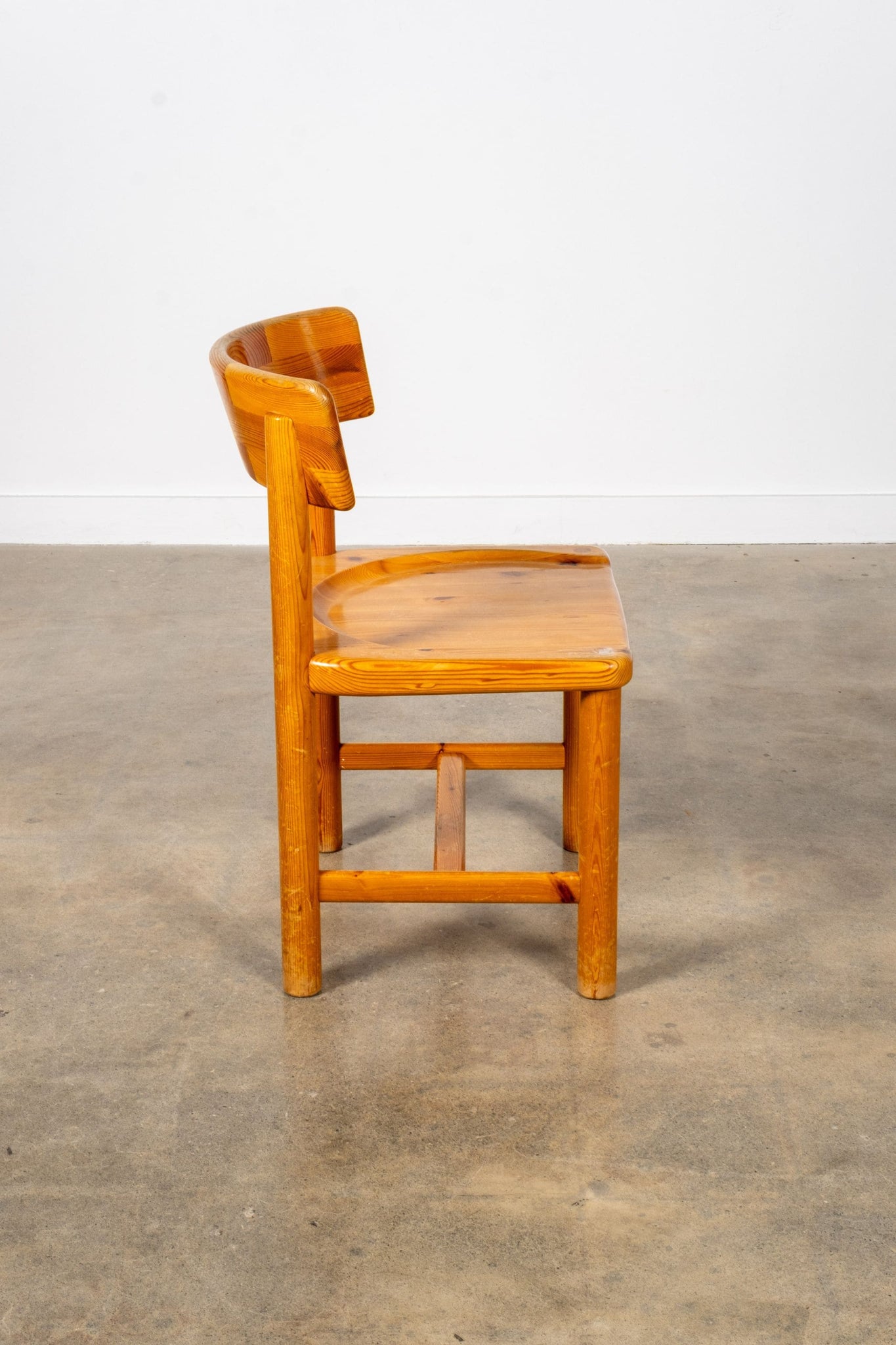 Vintage Set of 6 Pine Chairs | Bonne Choice