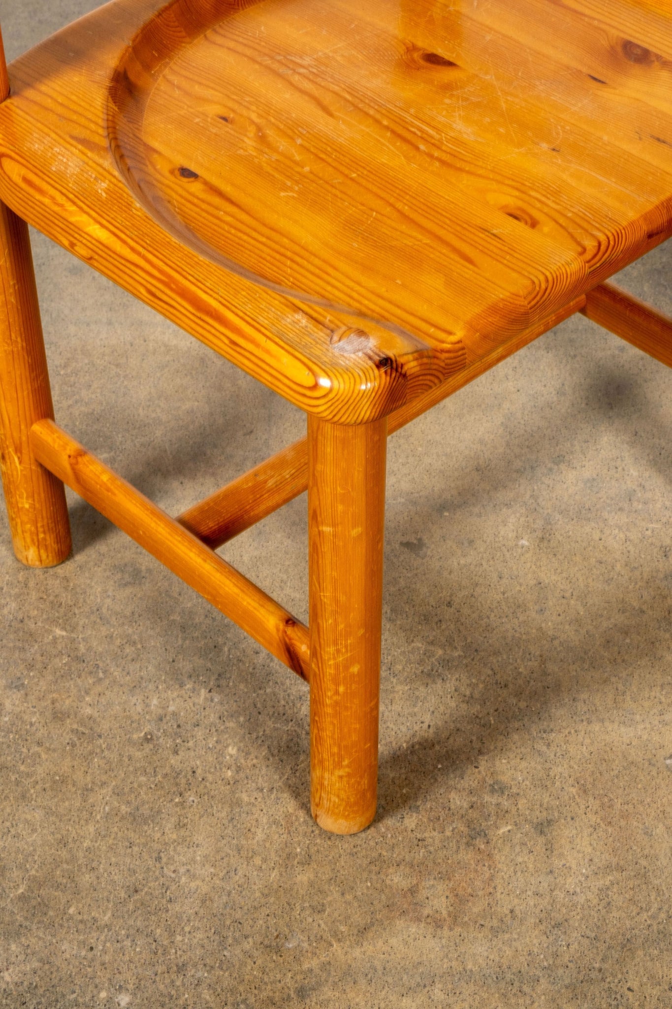 Vintage Set of 6 Pine Chairs | Bonne Choice