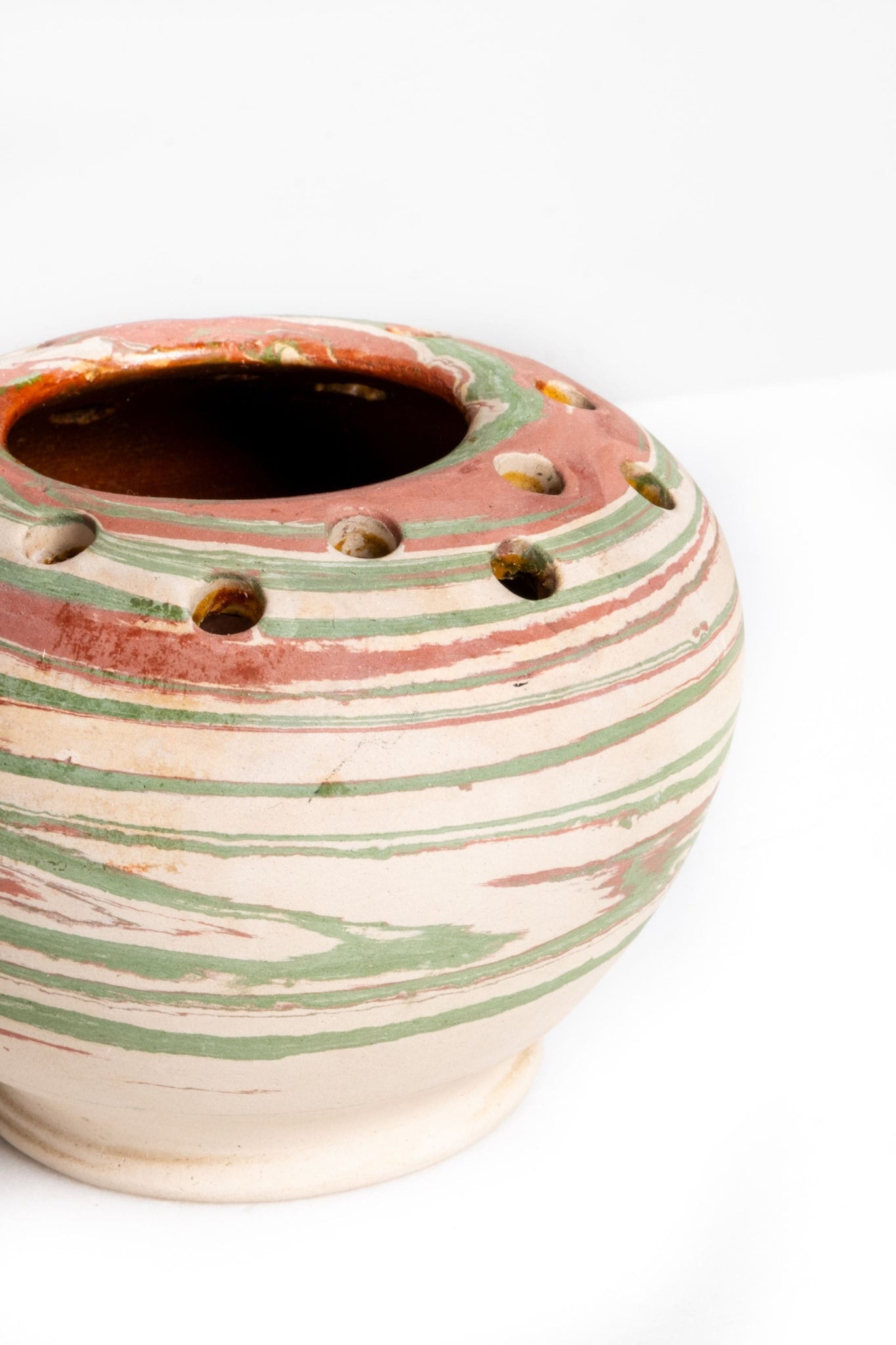 Vintage Small Swirl Pottery, with Holes | Bonne Choice