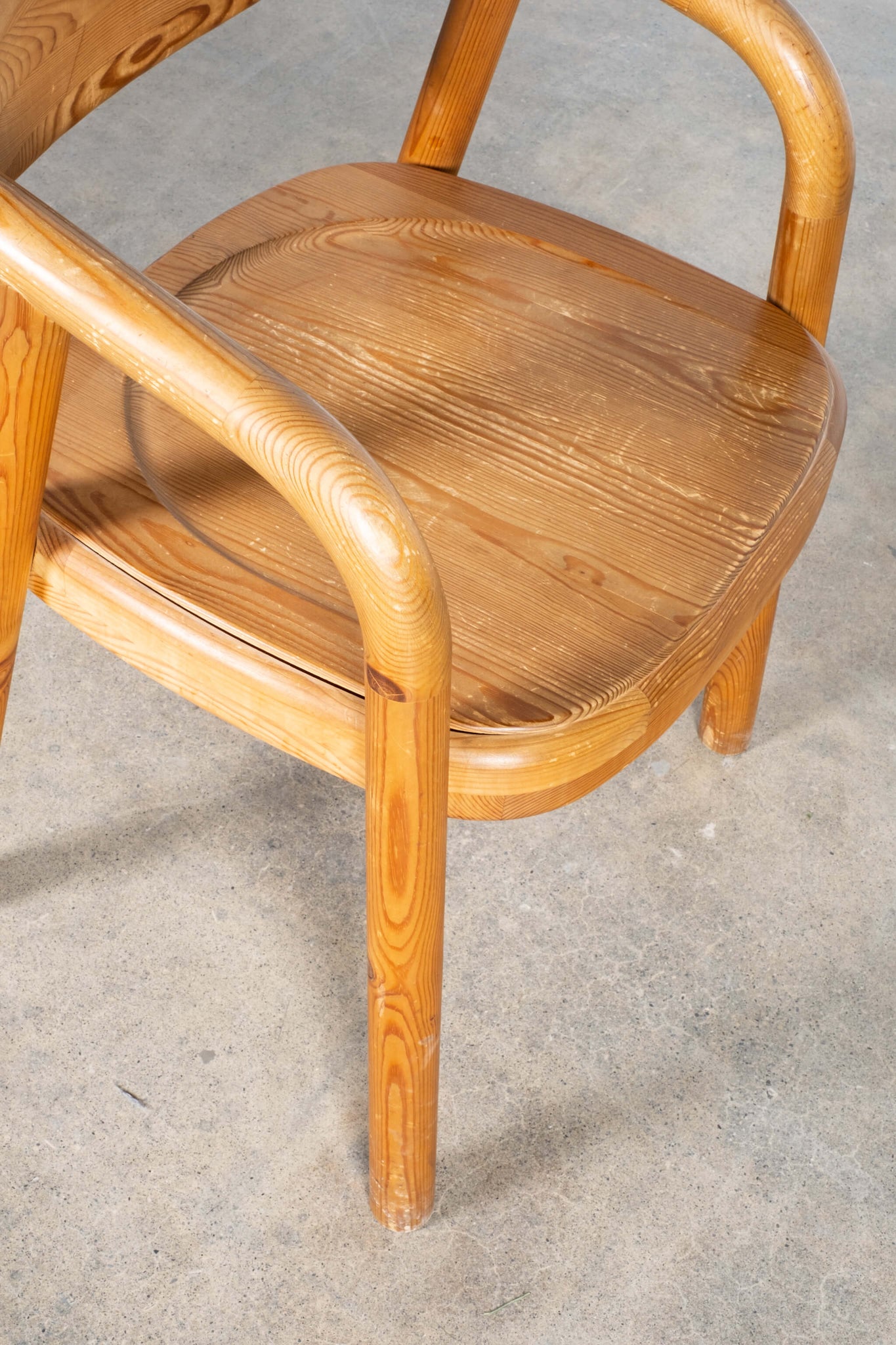 Vintage Solid Pine Curved Arm Chair, seat detail