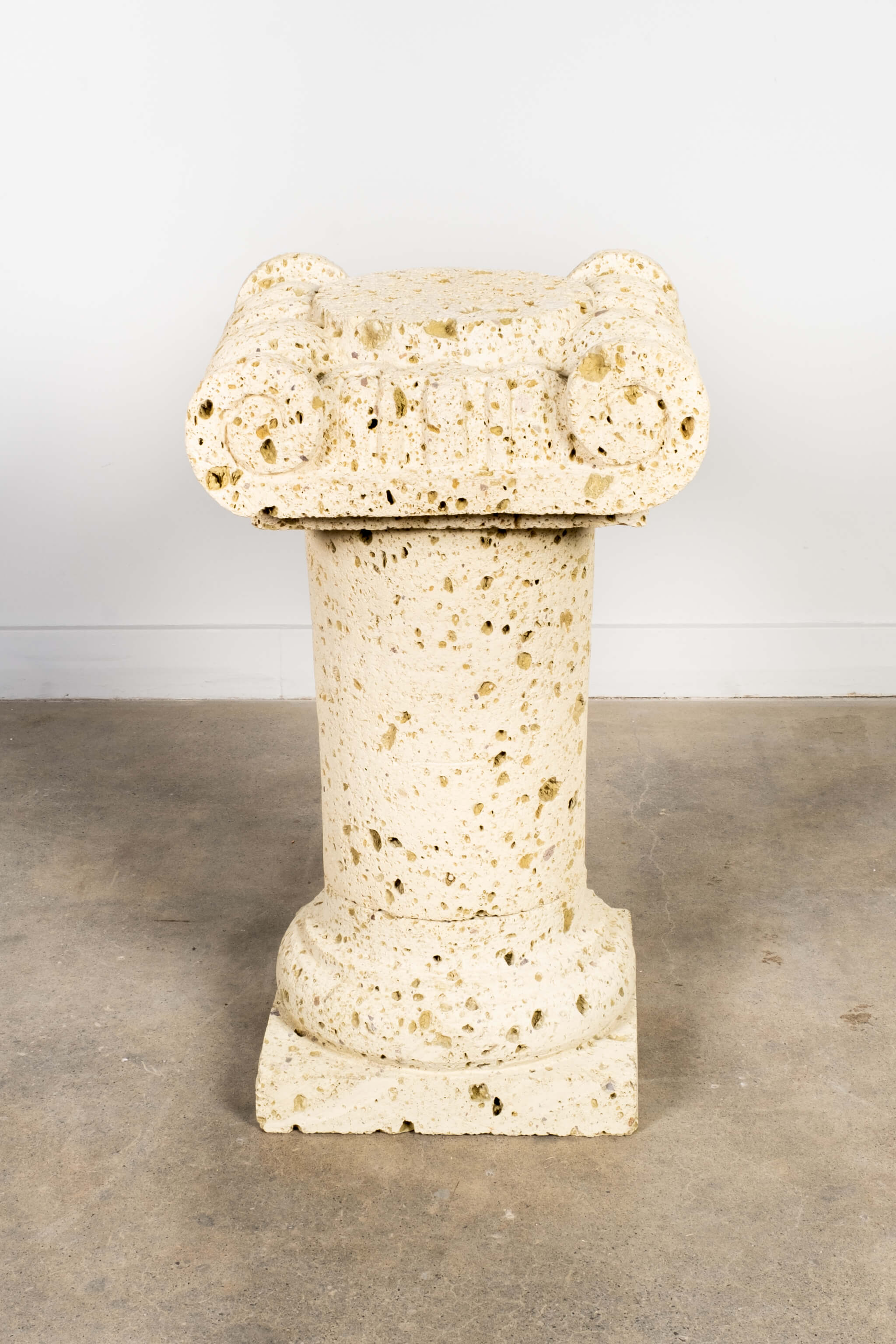 Stone Column – Bonne Choice