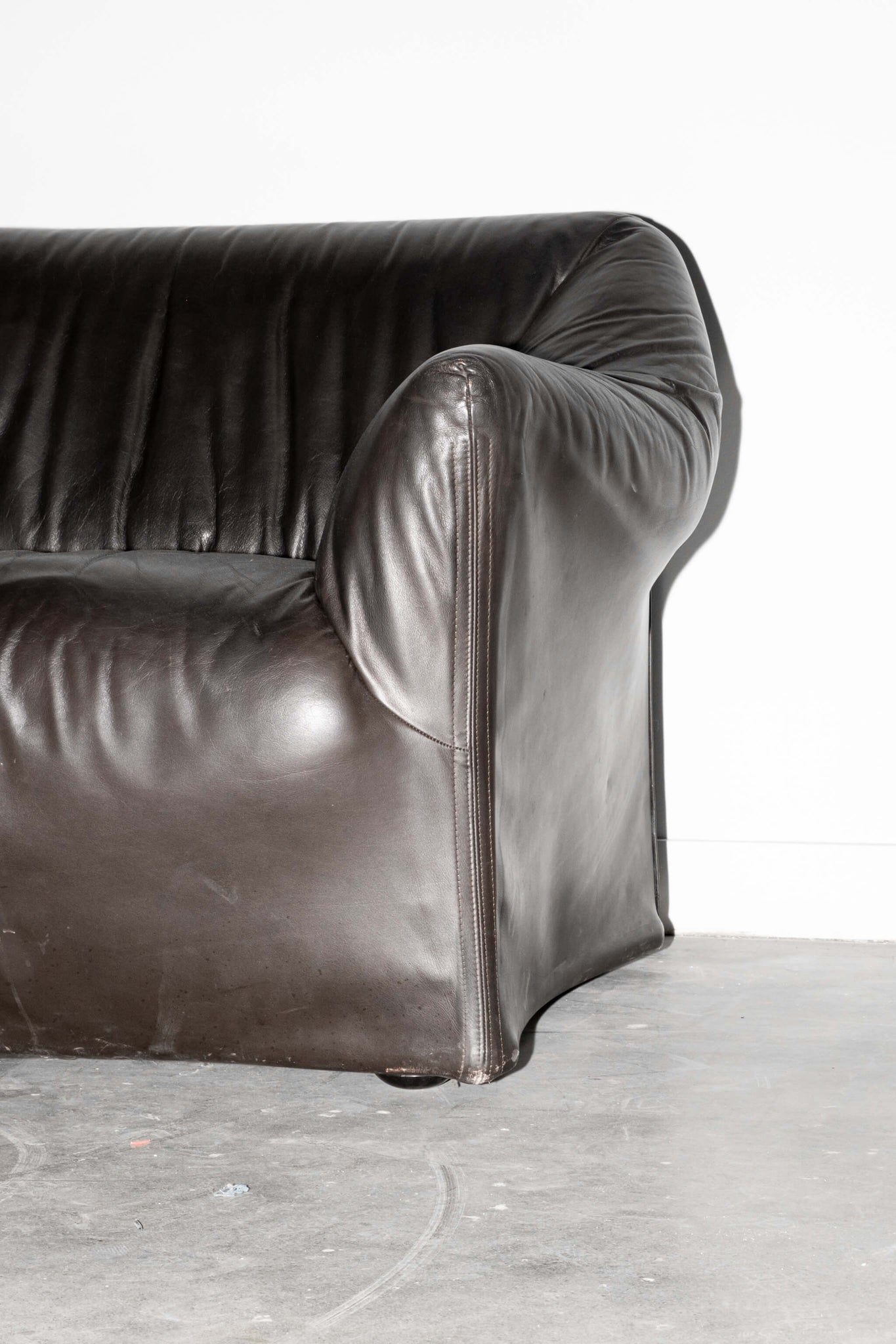 Vintage Black Leather Cassina Tentazione Armchair by Mario Bellini, armrest detail