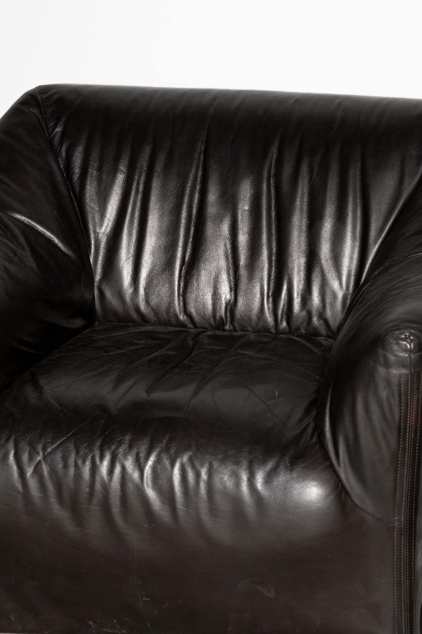 Vintage Black Leather Cassina Tentazione Armchair by Mario Bellini, seat detail